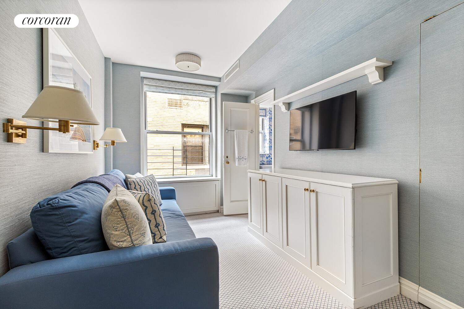 #16 photo, 130 E 75TH Street, Lenox Hill , NY 10021