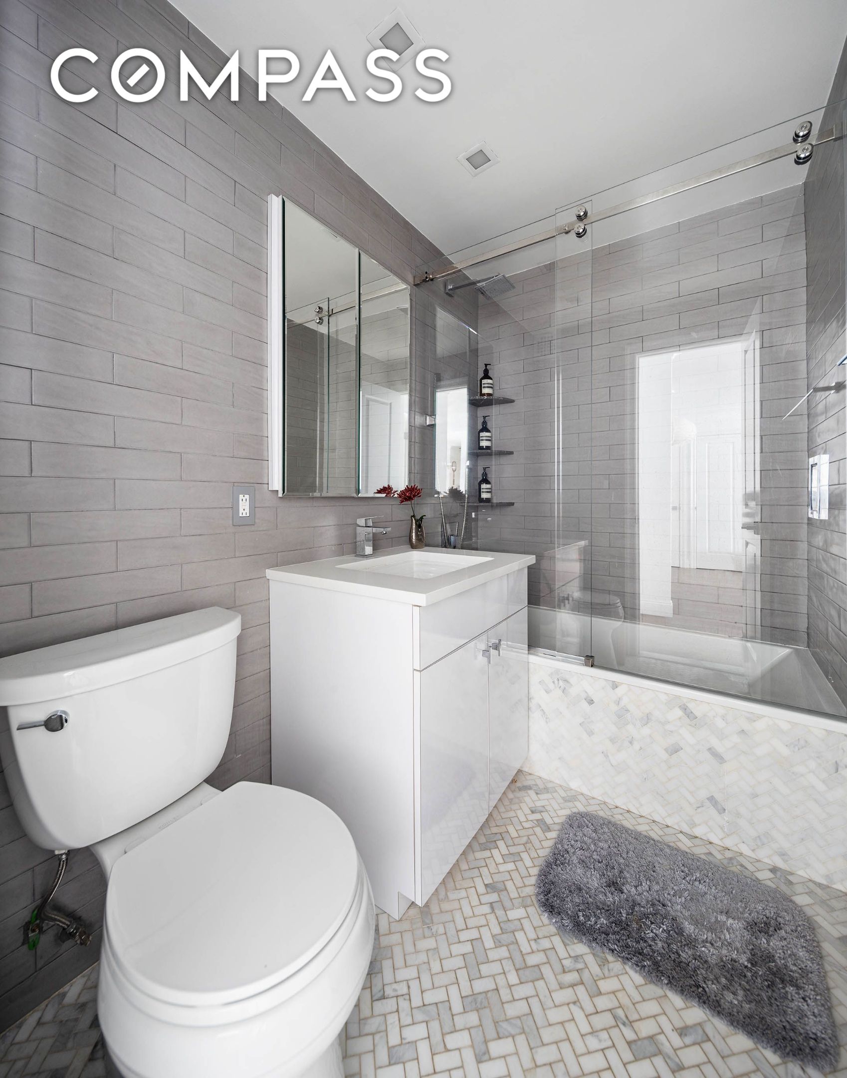 #7 photo, 301 E 69th Street, Lenox Hill , NY 10021