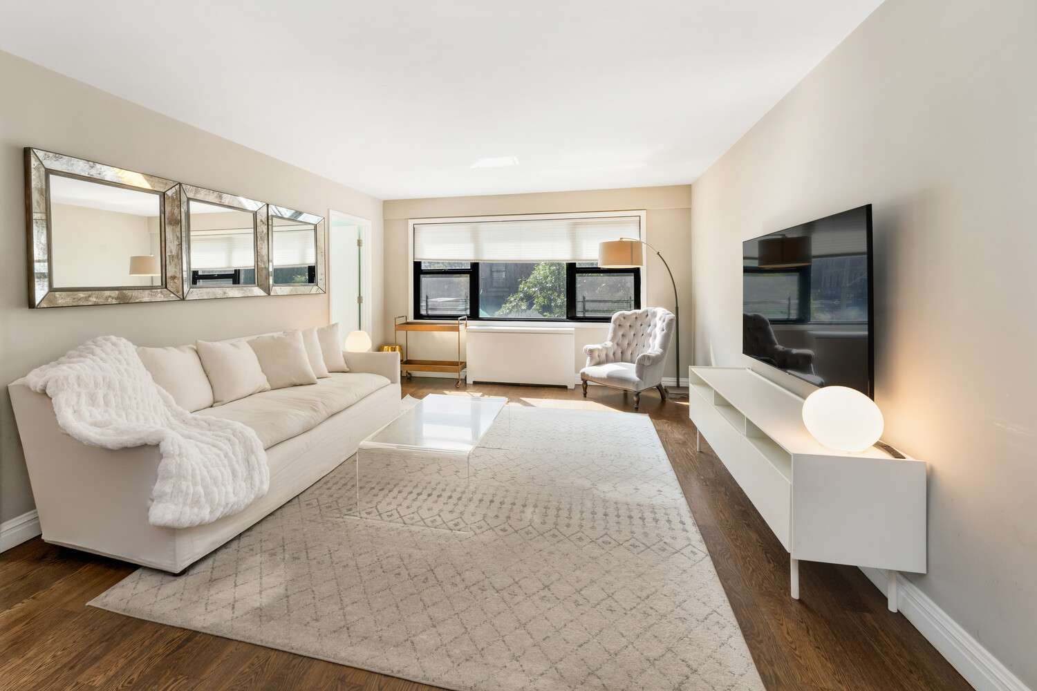 #3 photo, 345 E 69TH Street, Lenox Hill , NY 10021