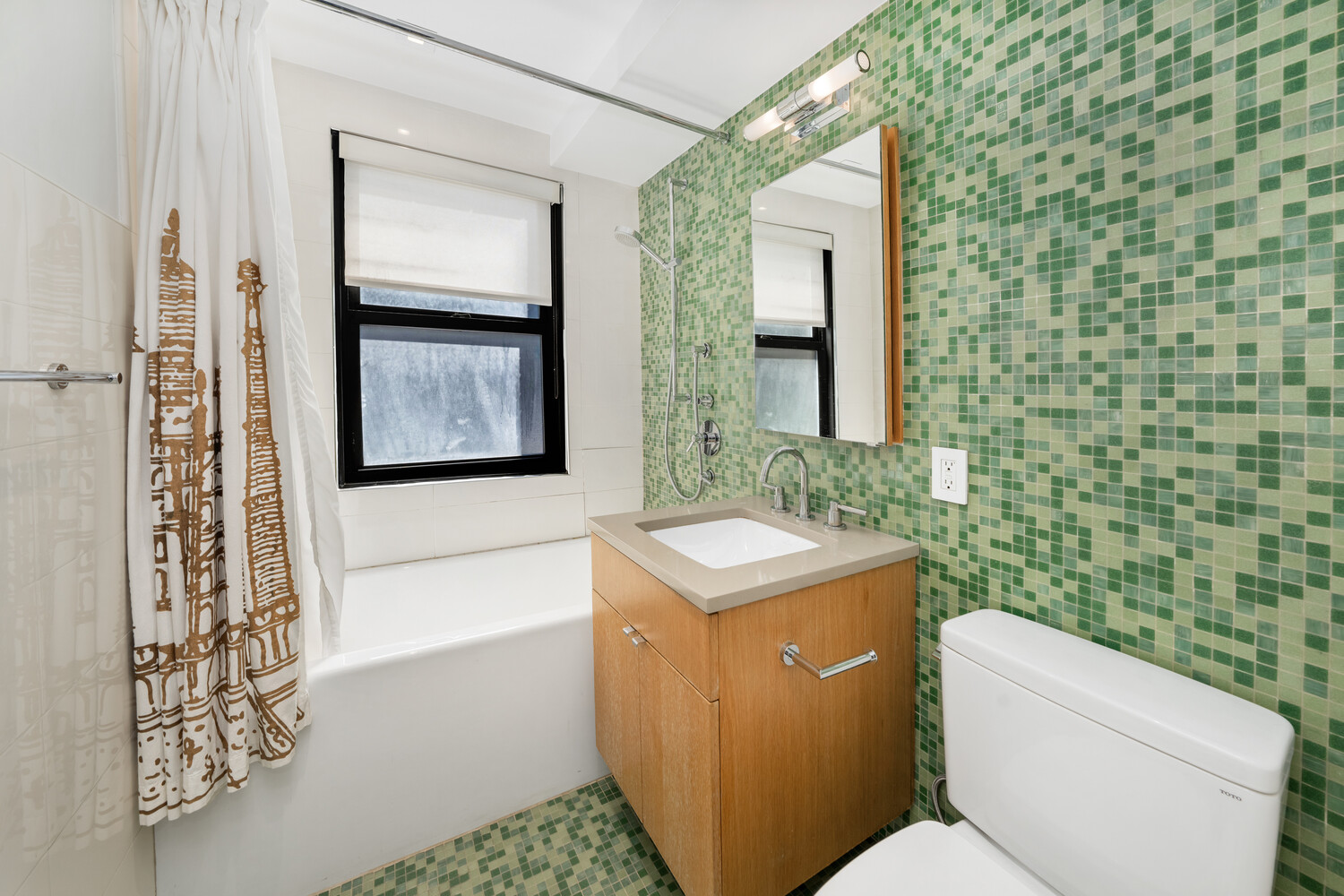 #7 photo, 345 E 69TH Street, Lenox Hill , NY 10021