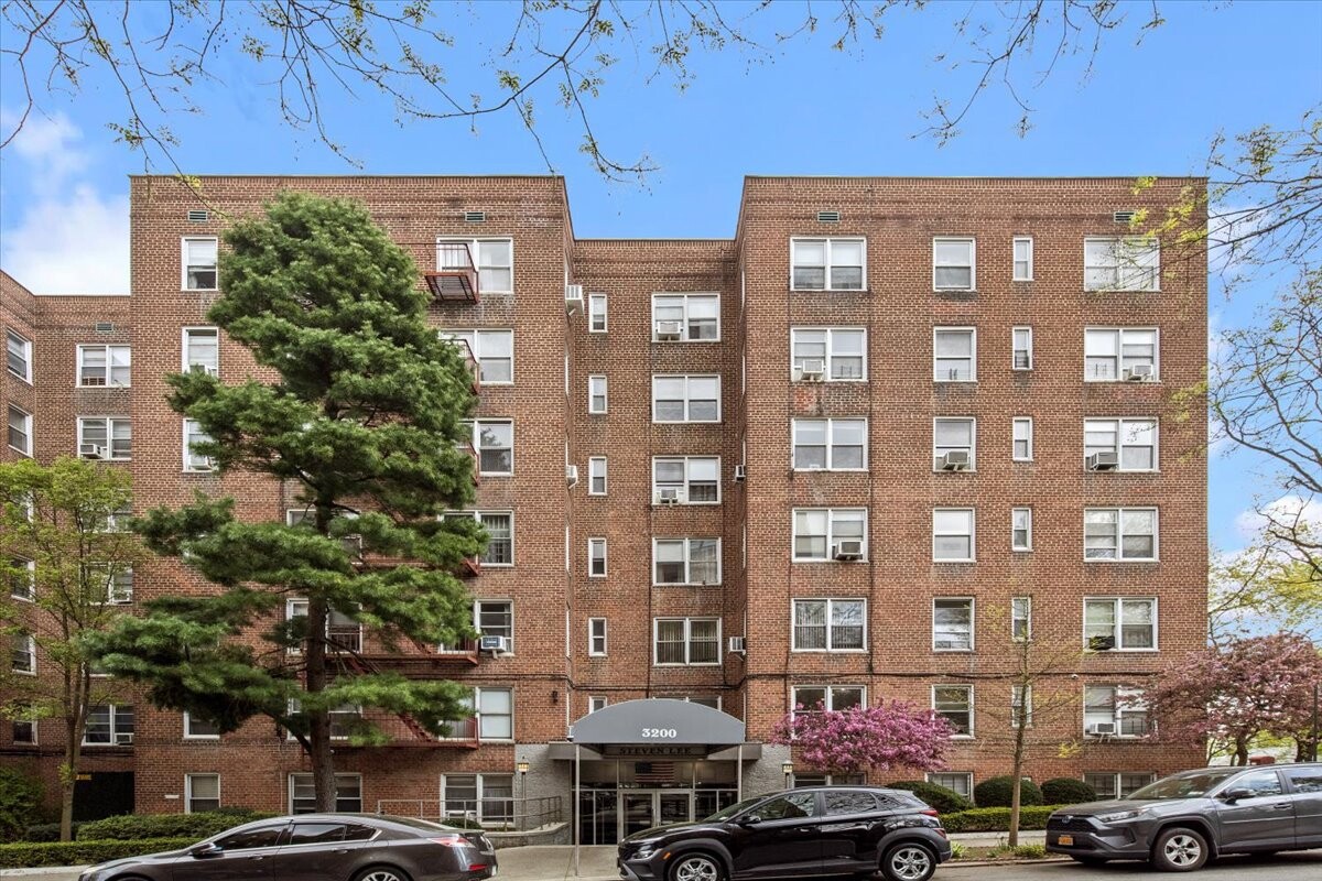 #17 photo, 3200 NETHERLAND Avenue, Central Riverdale , NY 10463