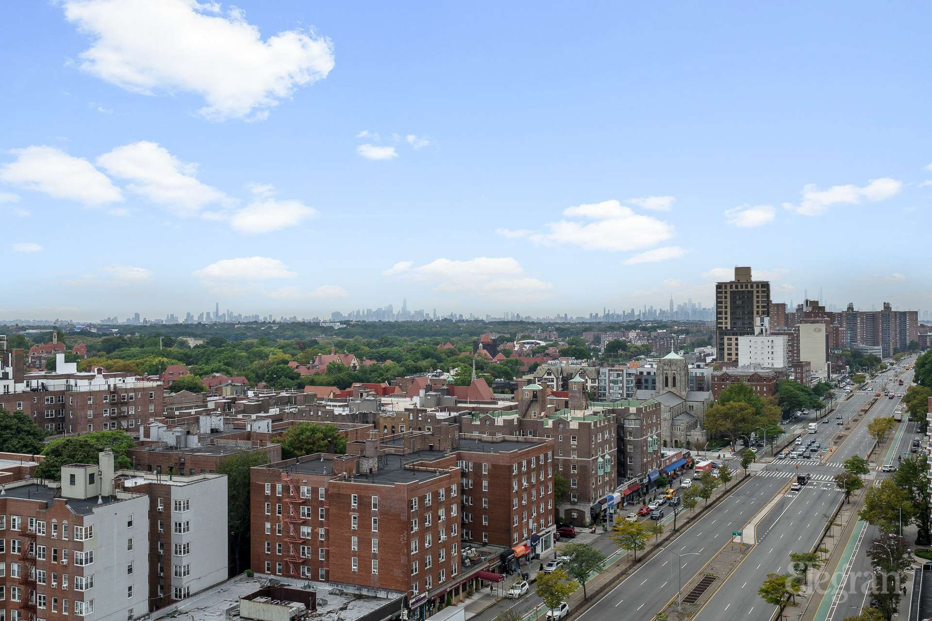 #16 photo, 112-01 Queens Boulevard, クイーンズ区 Forest Hills , NY 11375