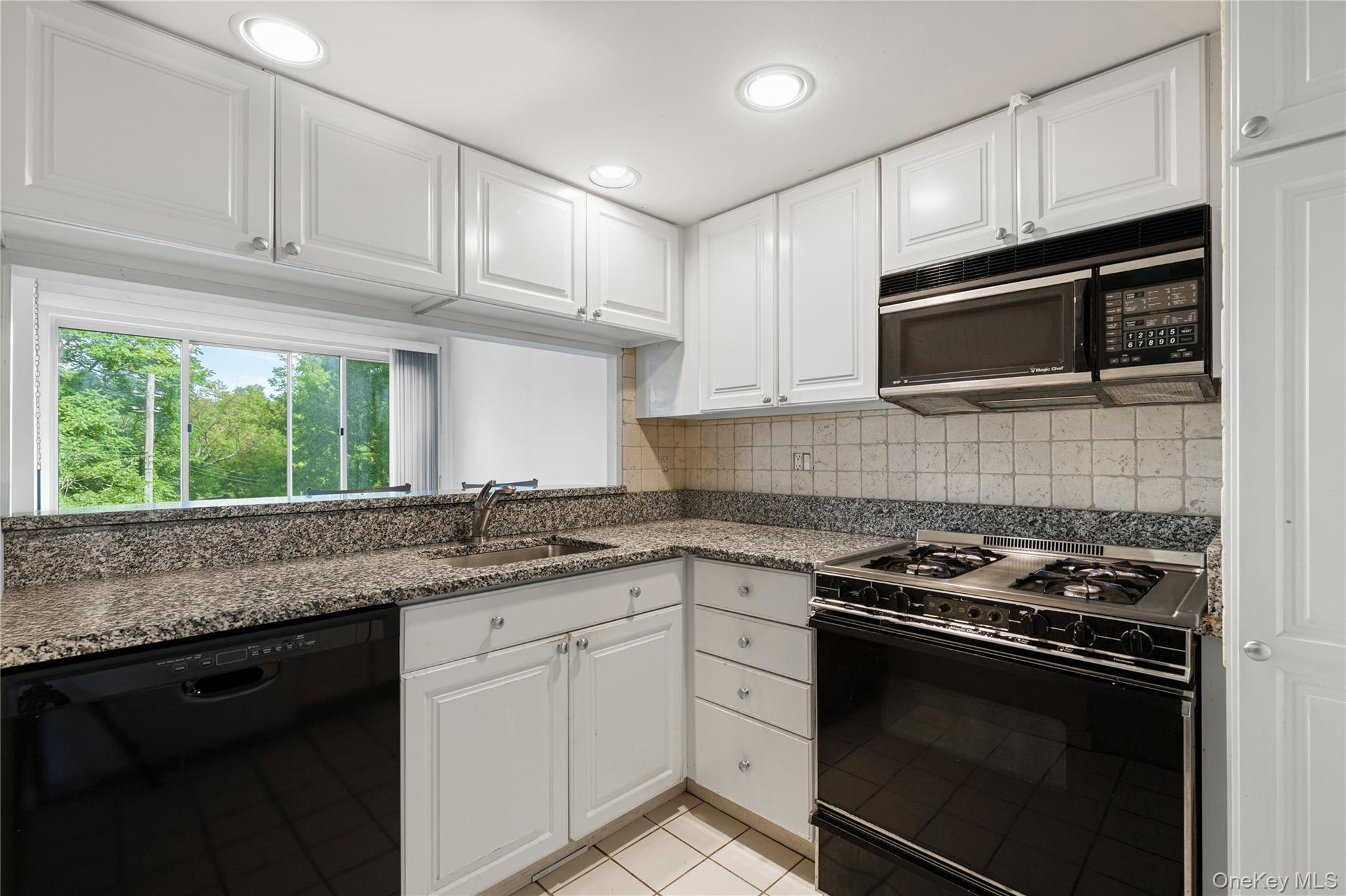 #6 photo, 10 Stewart Place, White Plains , NY 10603