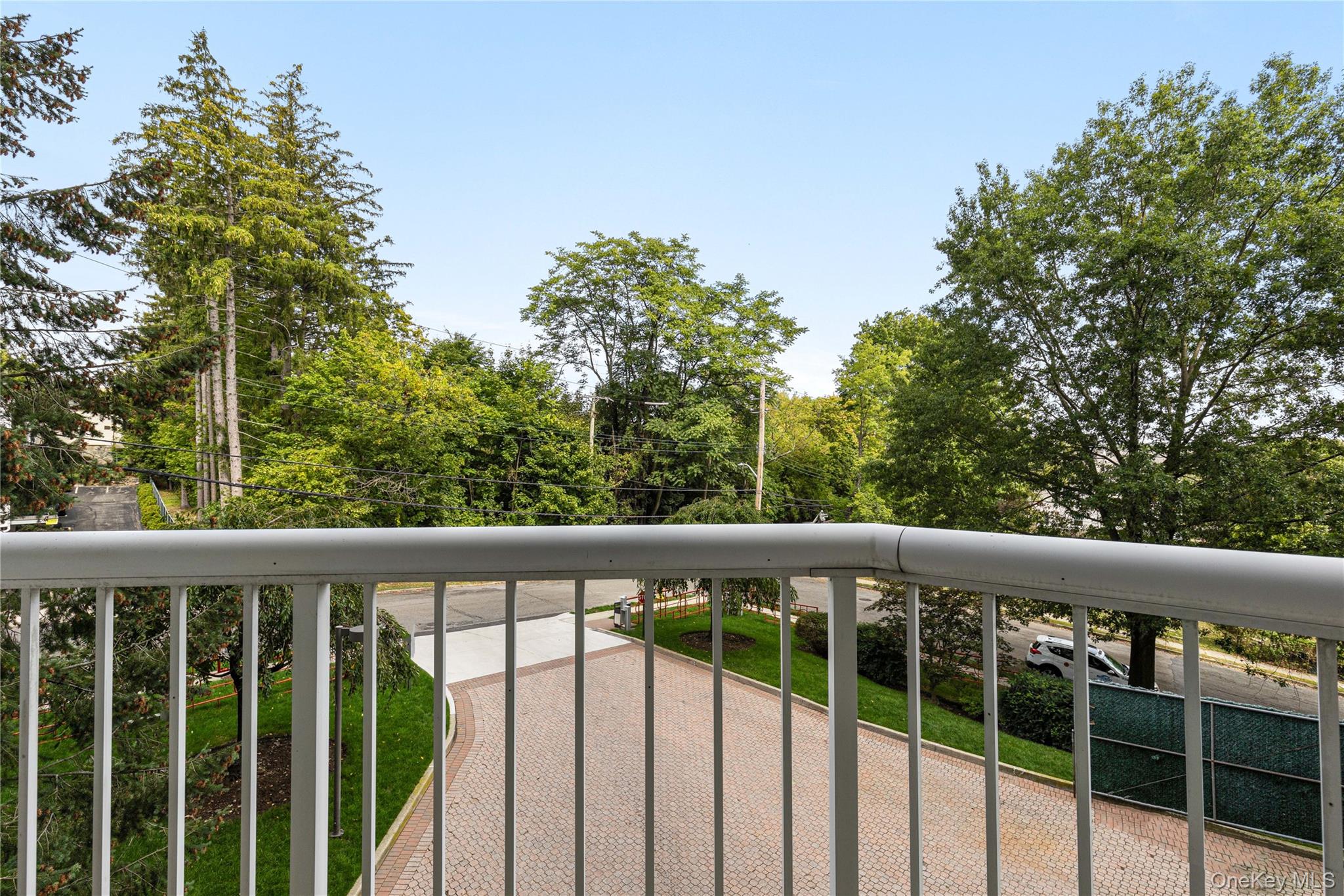 #8 photo, 10 Stewart Place, White Plains , NY 10603