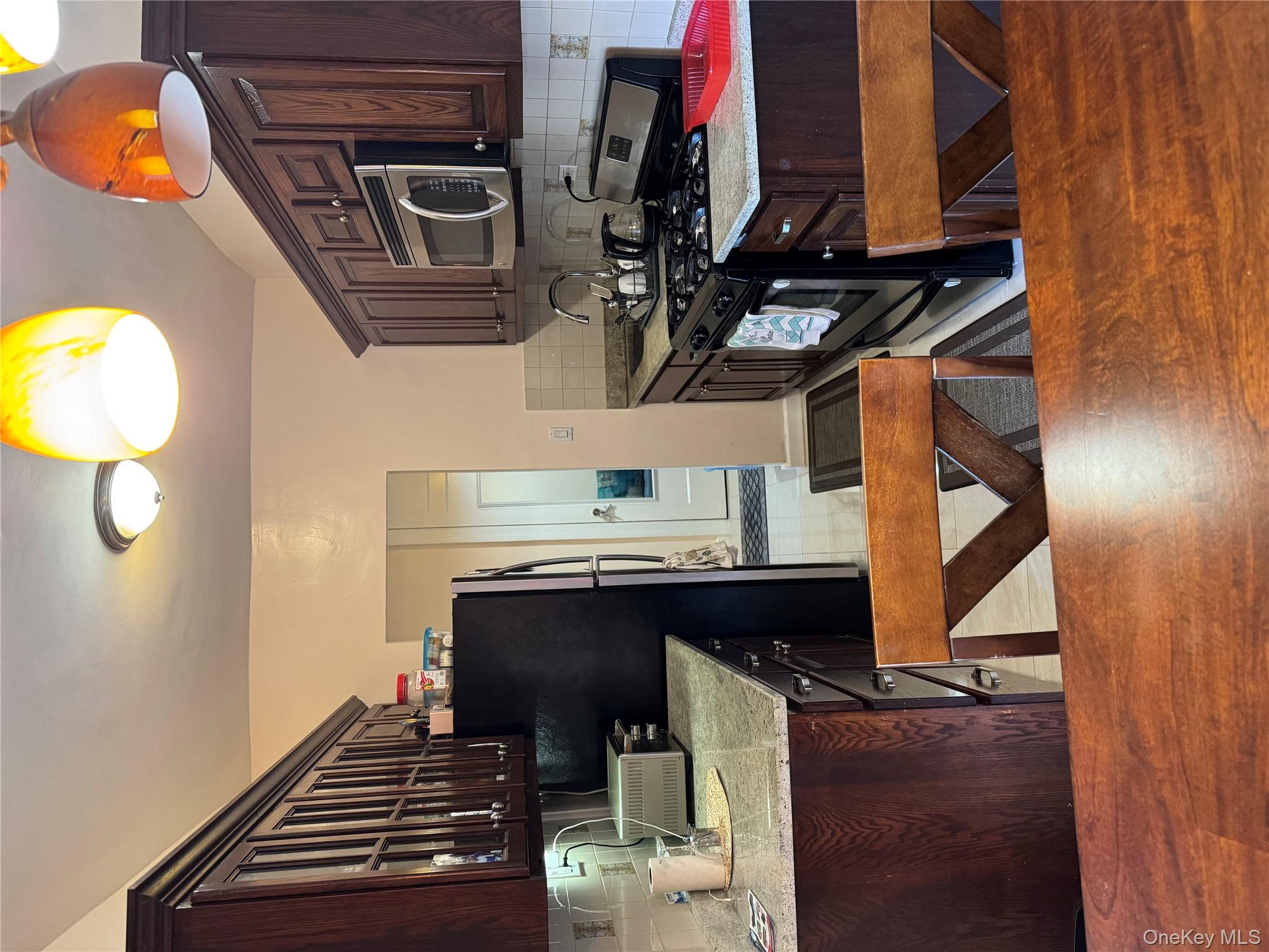 #1 photo, 2922 Barnes Avenue, ブロンクス区 Bronx , NY 10467