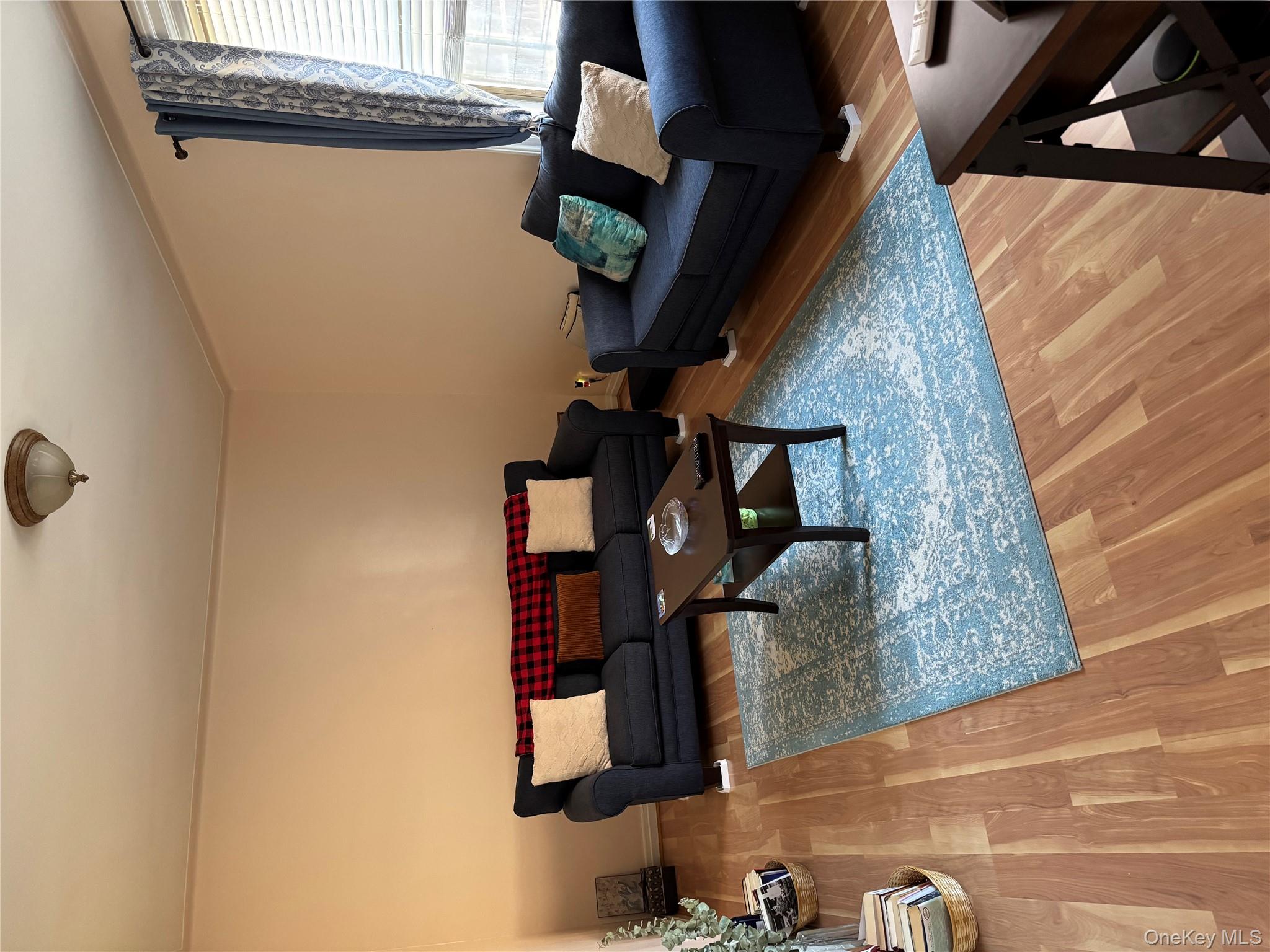 #4 photo, 2922 Barnes Avenue, ブロンクス区 Bronx , NY 10467