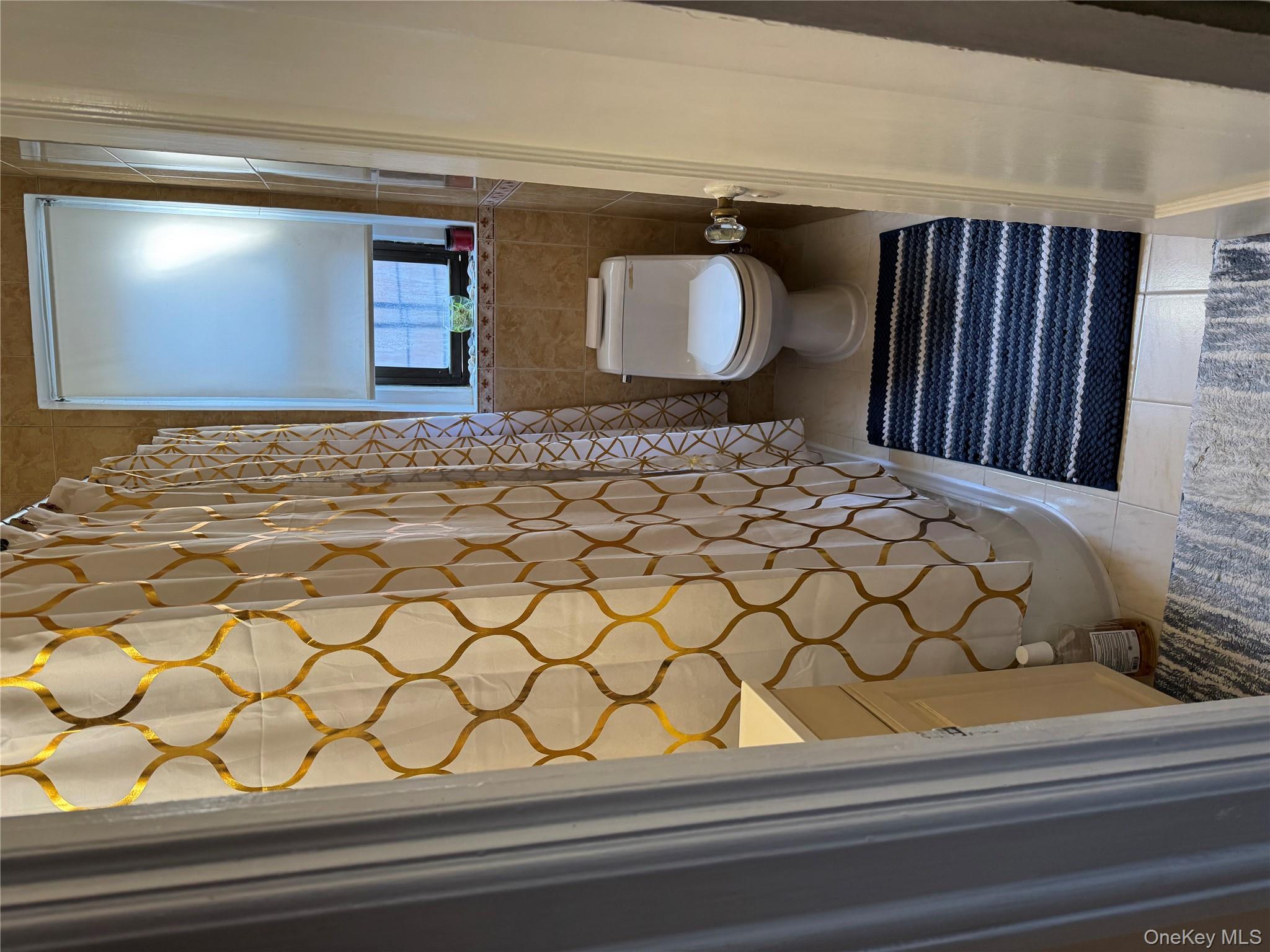 #7 photo, 2922 Barnes Avenue, ブロンクス区 Bronx , NY 10467