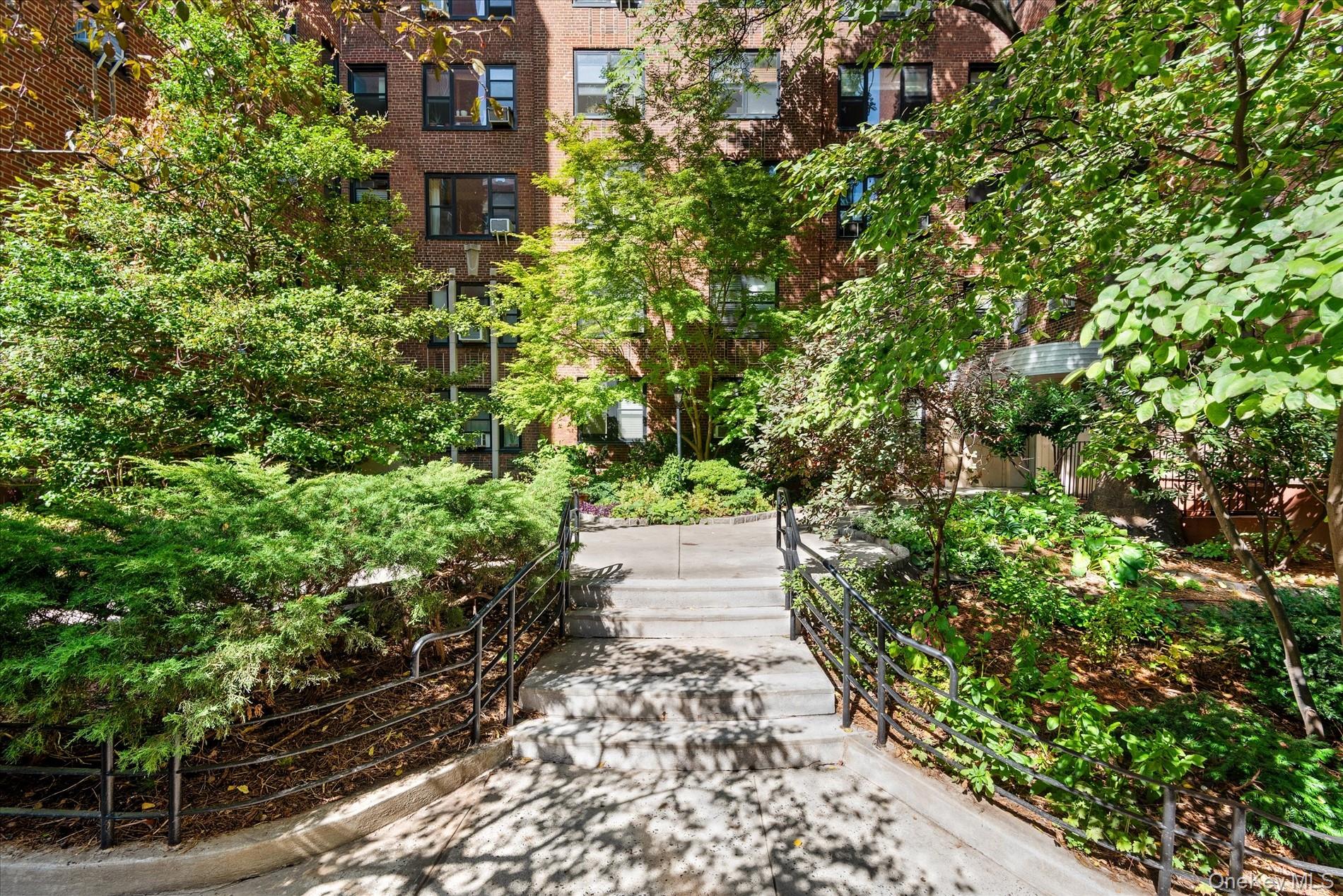 #19 photo, 65 Park Terrace East, New York (Manhattan) , NY 10034