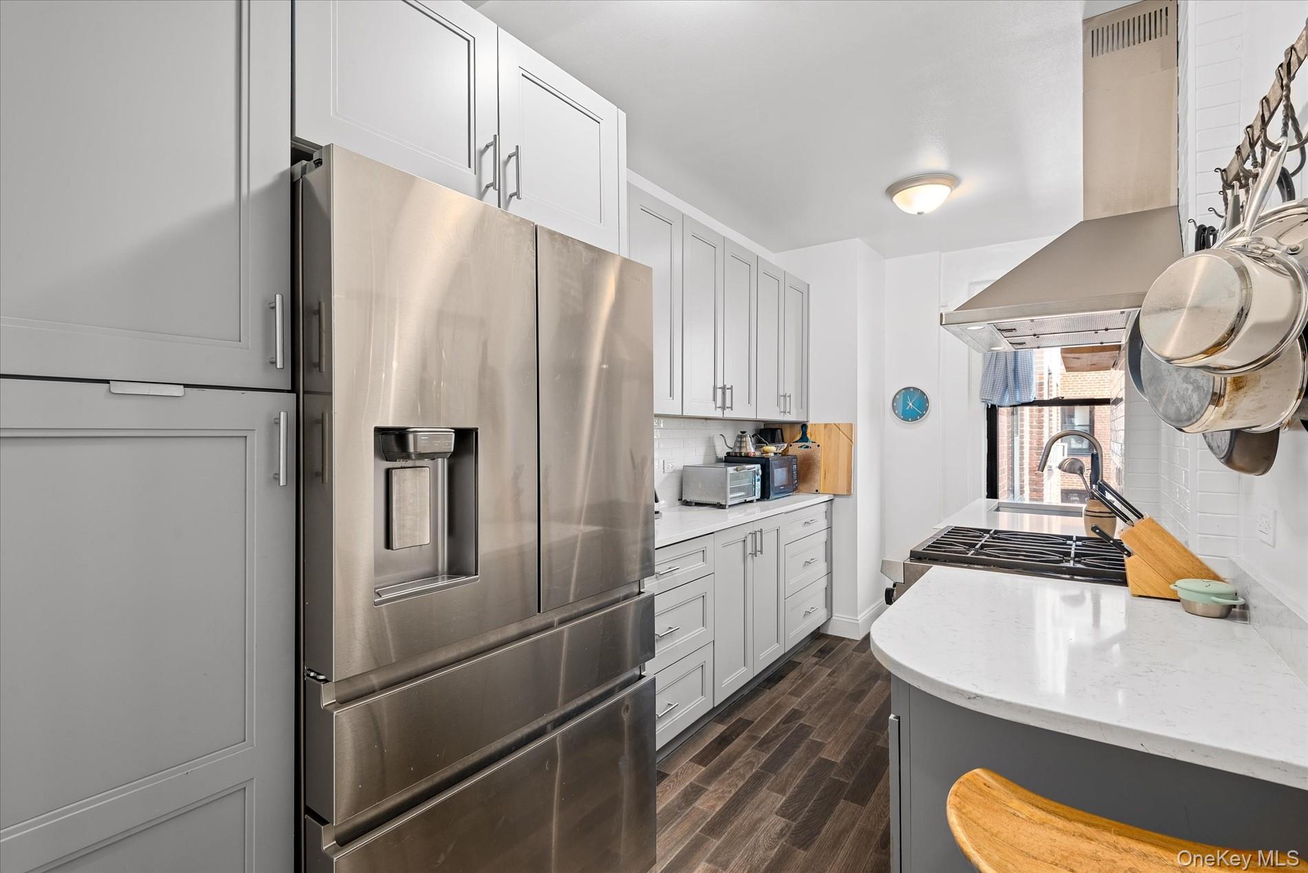 #7 photo, 65 Park Terrace East, New York (Manhattan) , NY 10034