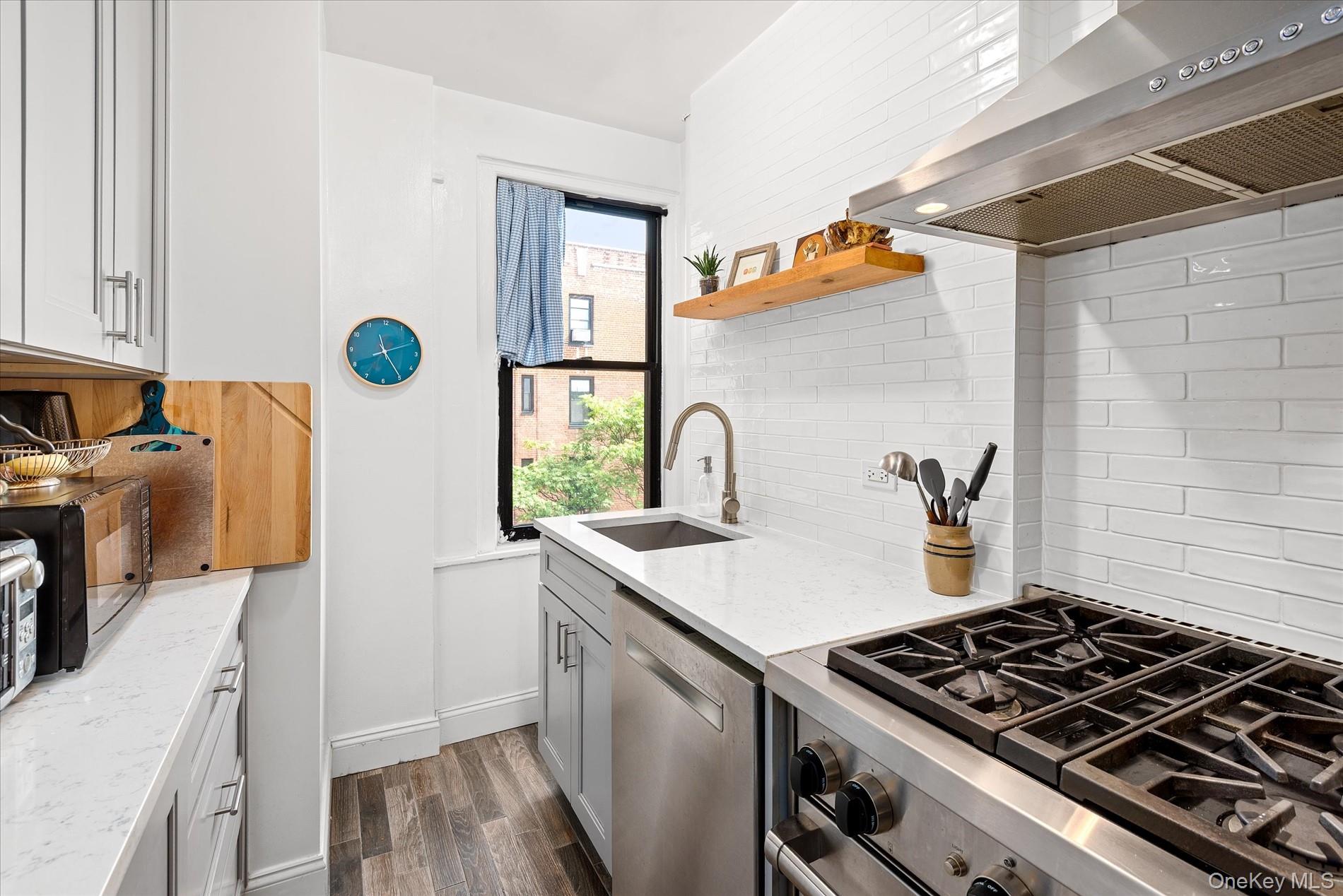 #9 photo, 65 Park Terrace East, New York (Manhattan) , NY 10034