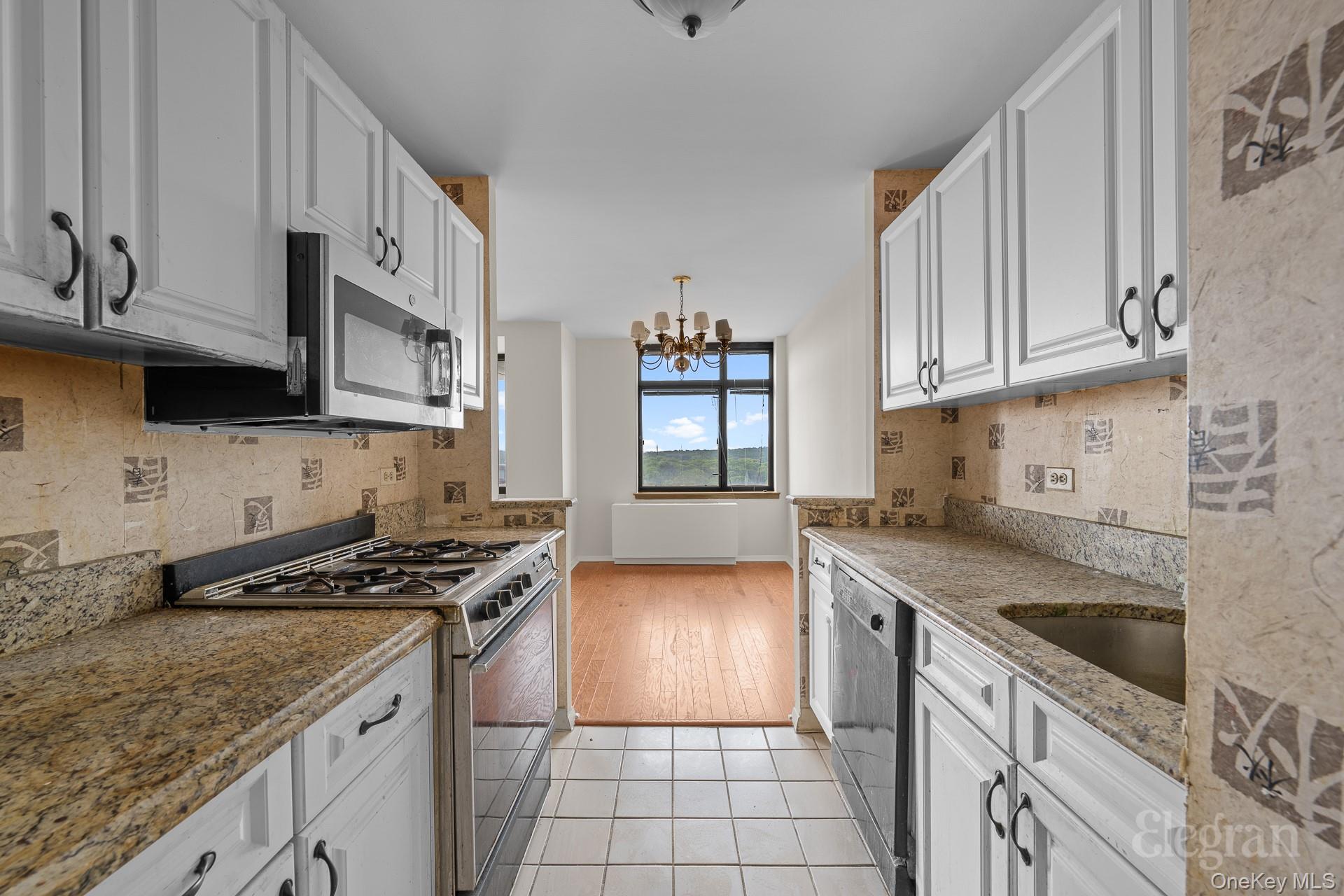 #3 photo, 11201 Queens Boulevard, クイーンズ区 Forest Hills , NY 11375