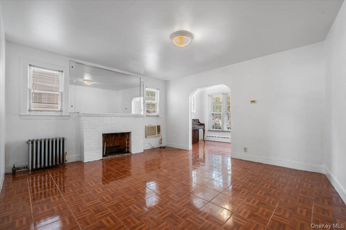 #4 photo, 14744 84th Drive, Briarwood , NY 11435