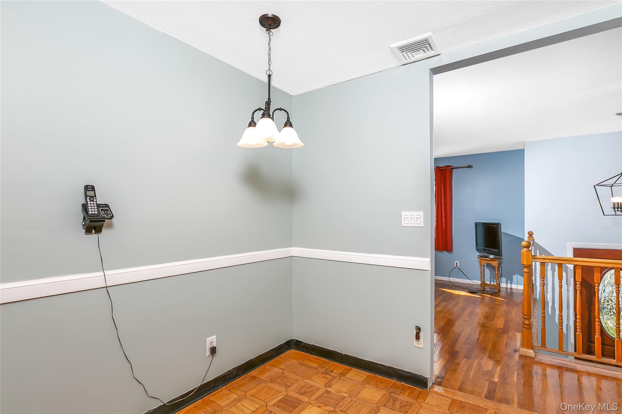 #11 photo, 584 Yale Street, Oceanside , NY 11572