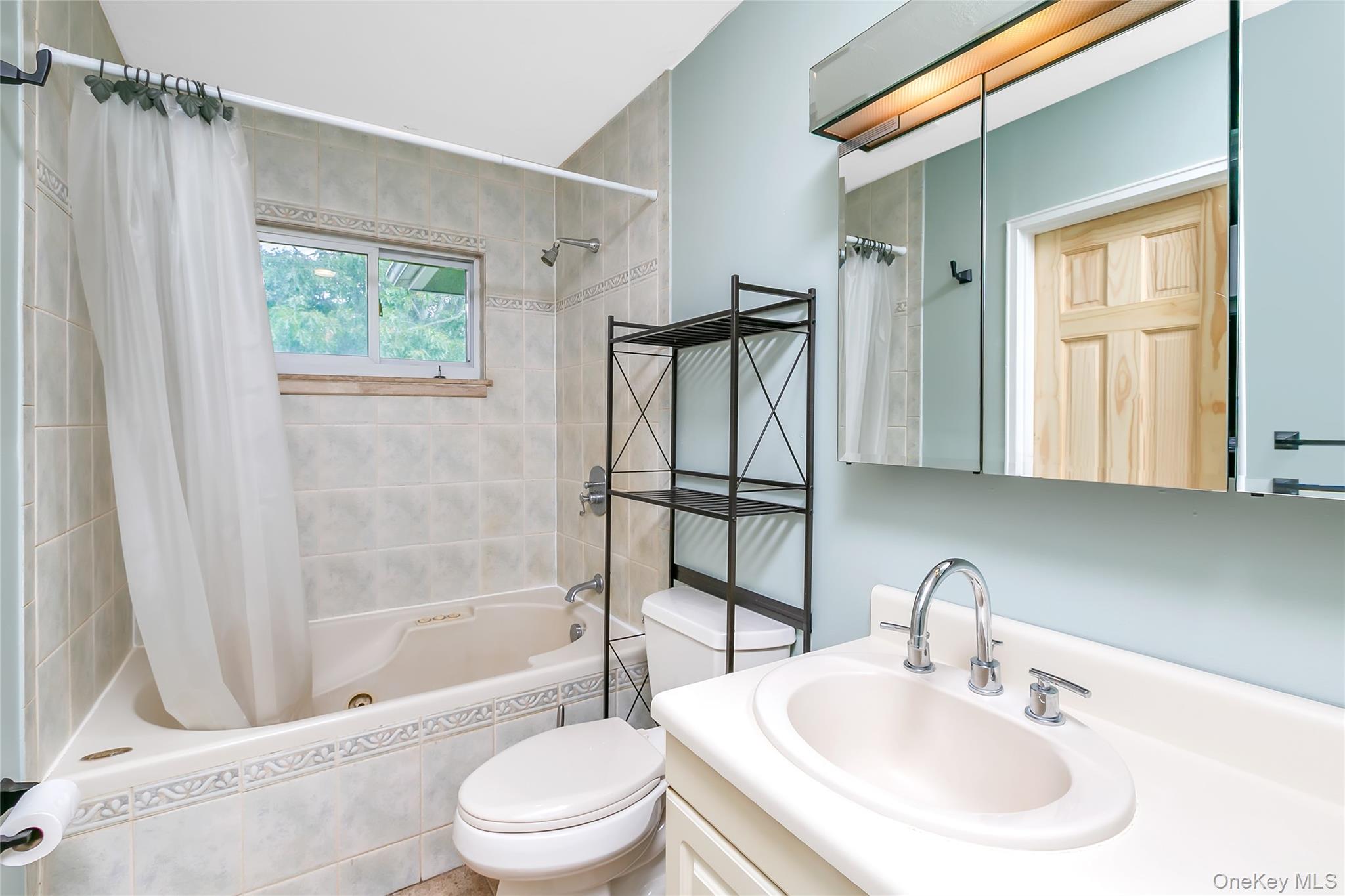 #15 photo, 584 Yale Street, Oceanside , NY 11572