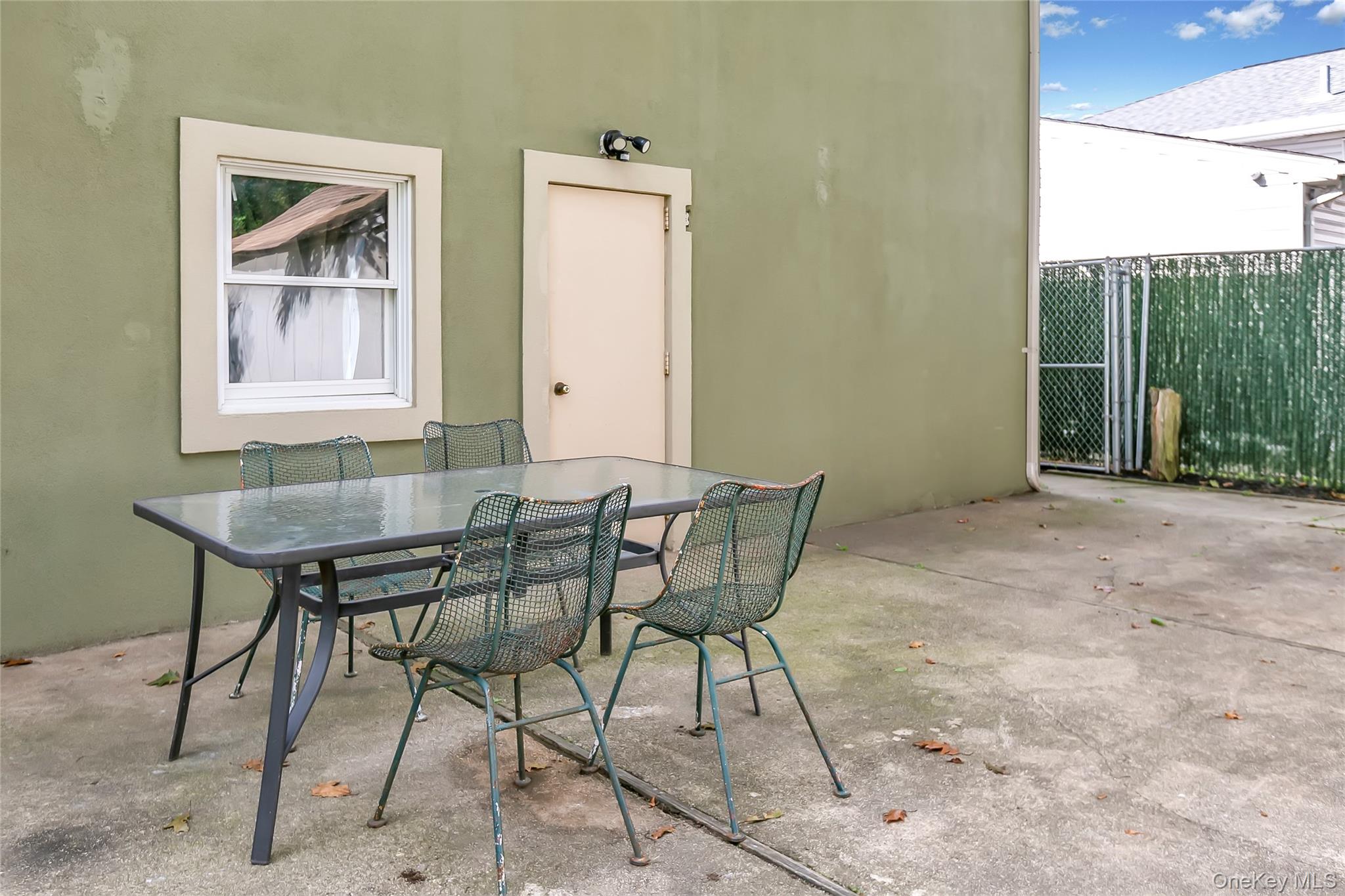 #20 photo, 584 Yale Street, Oceanside , NY 11572