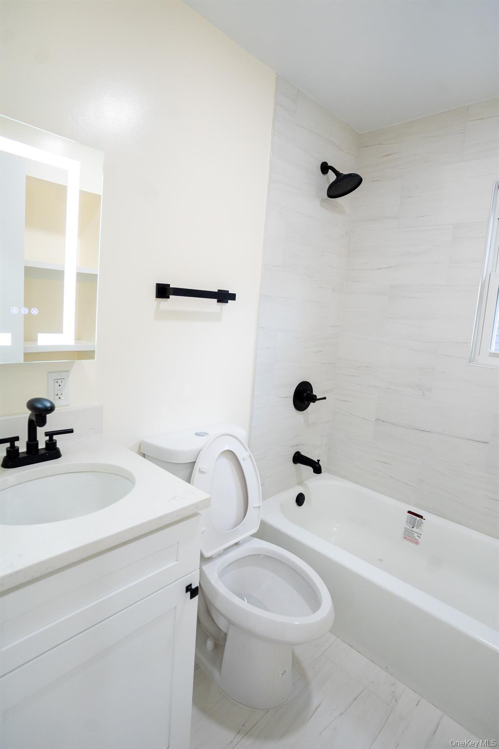 #11 photo, 1264 Broadway Avenue, Holbrook , NY 11741