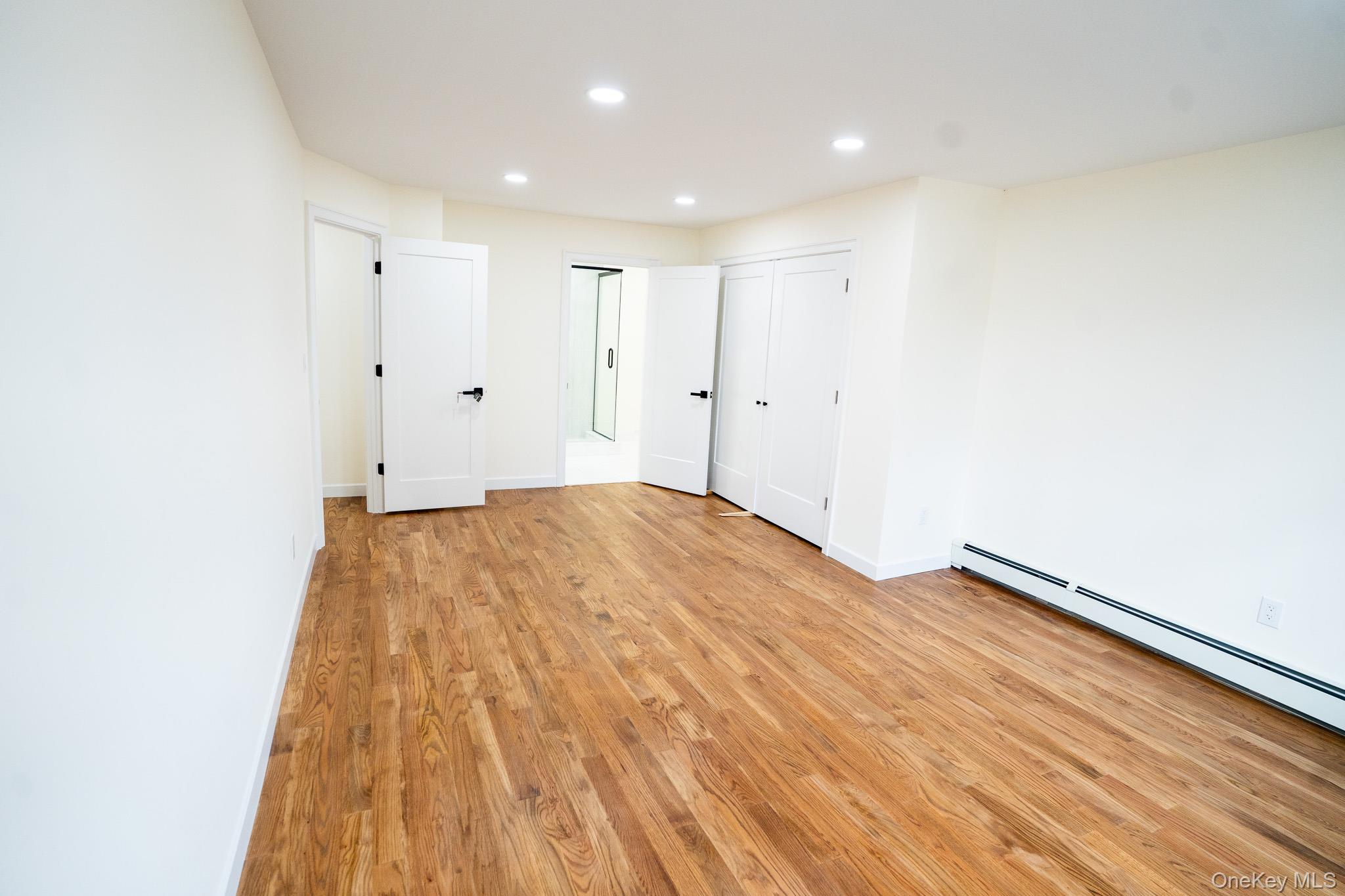 #16 photo, 1264 Broadway Avenue, Holbrook , NY 11741