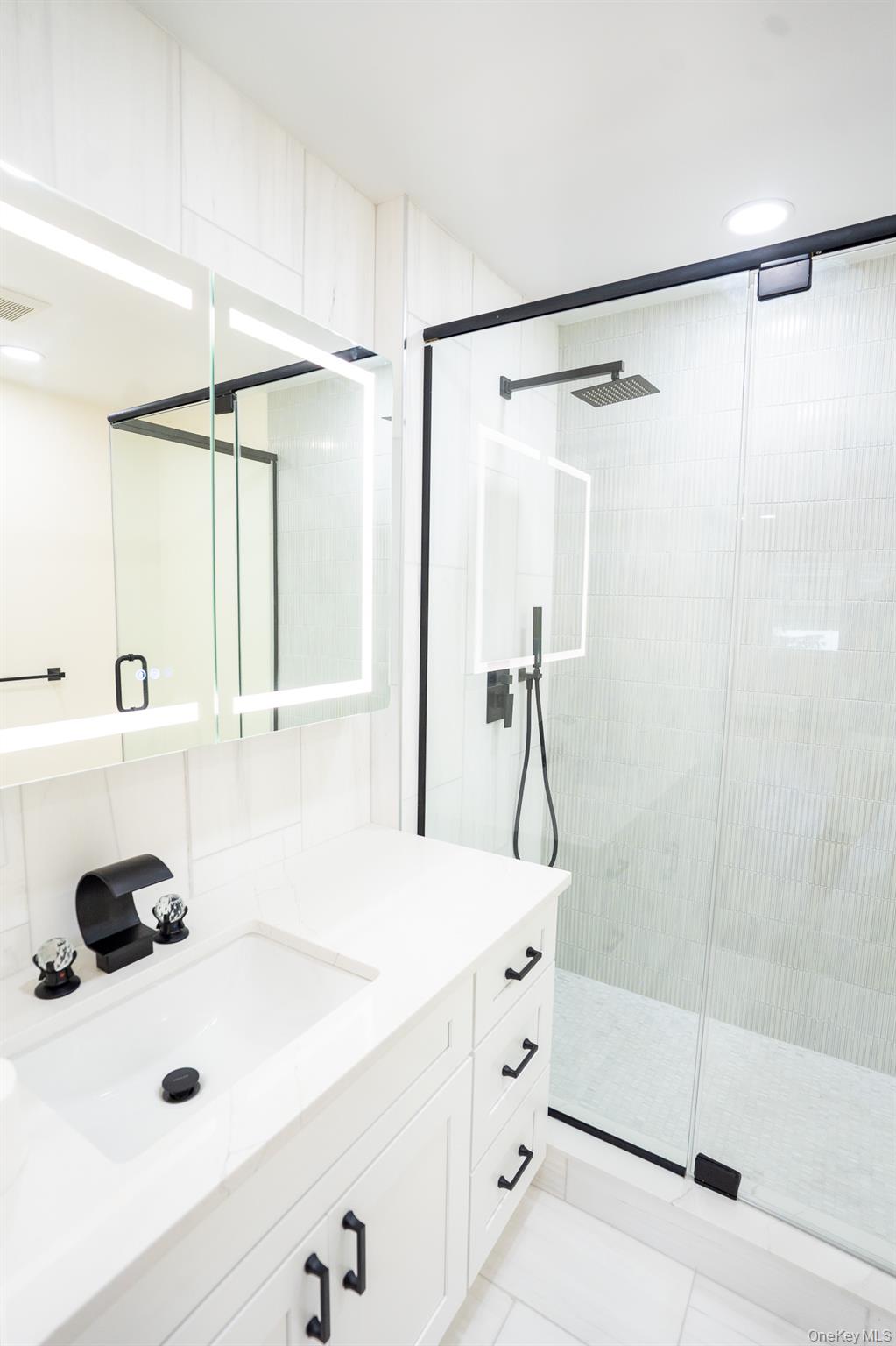 #17 photo, 1264 Broadway Avenue, Holbrook , NY 11741