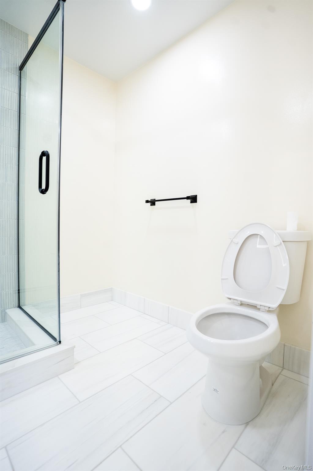 #18 photo, 1264 Broadway Avenue, Holbrook , NY 11741