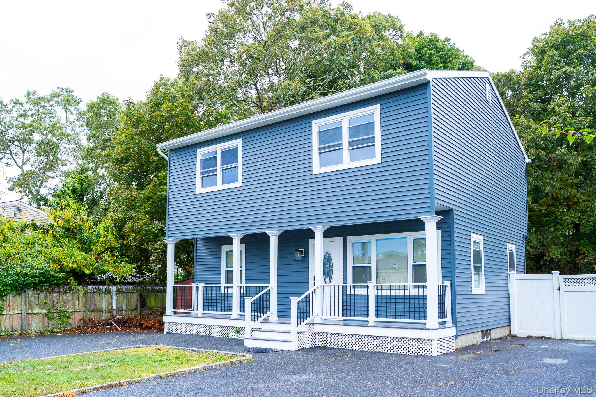 #3 photo, 1264 Broadway Avenue, Holbrook , NY 11741