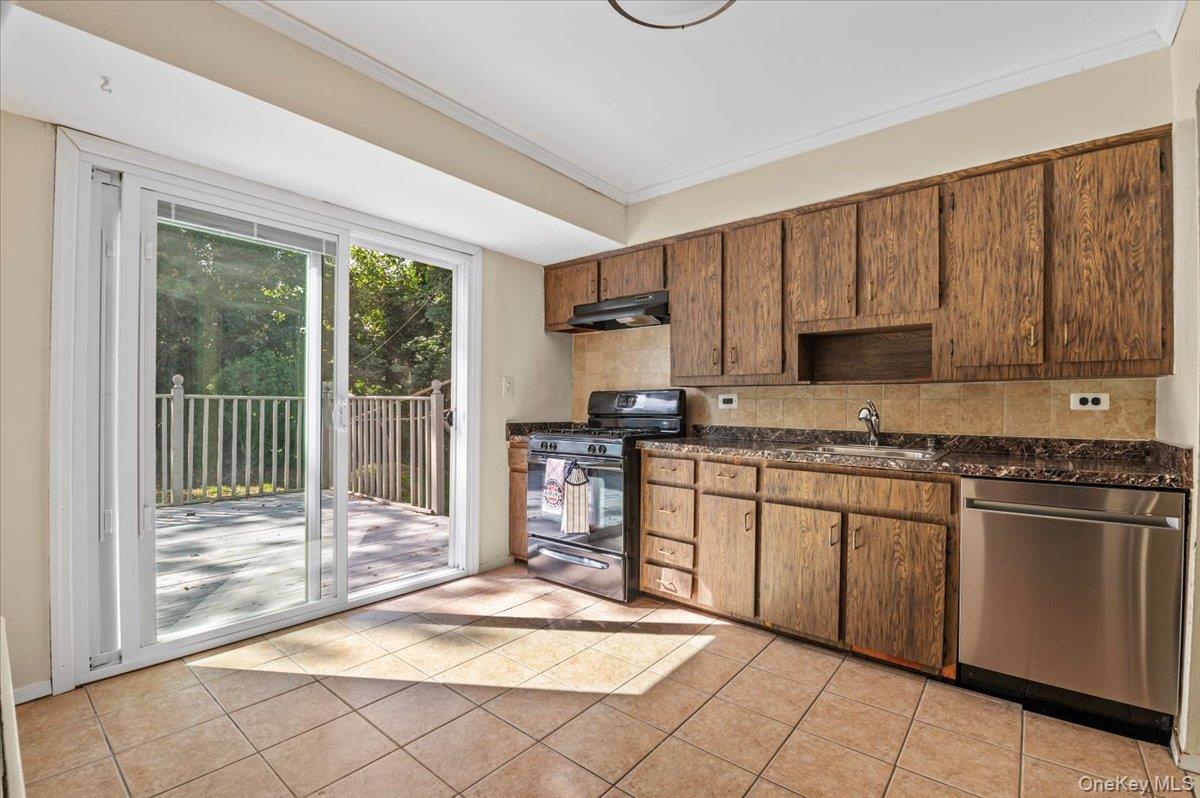 #10 photo, 15 Alma Lane, Plainview , NY 11803