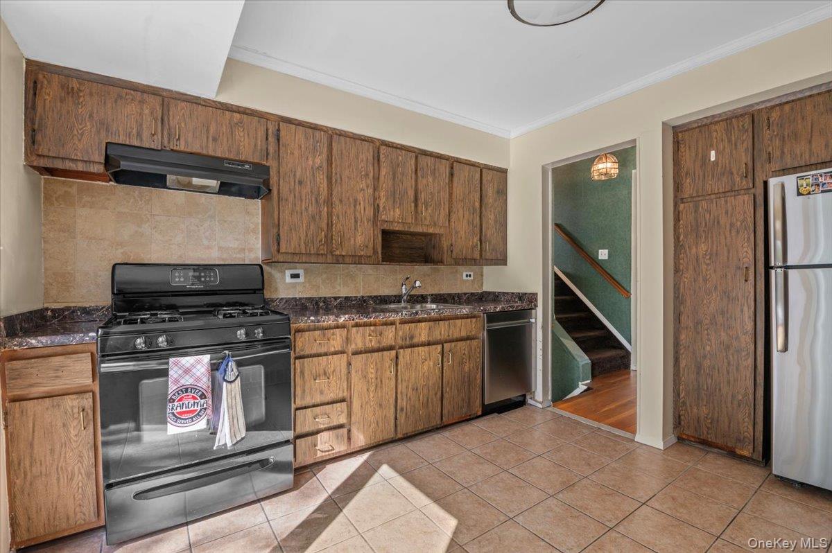 #11 photo, 15 Alma Lane, Plainview , NY 11803