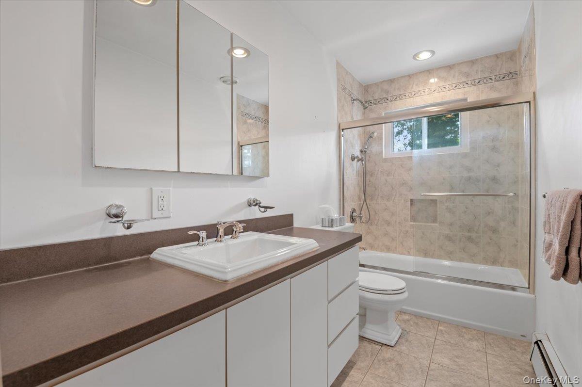 #16 photo, 15 Alma Lane, Plainview , NY 11803