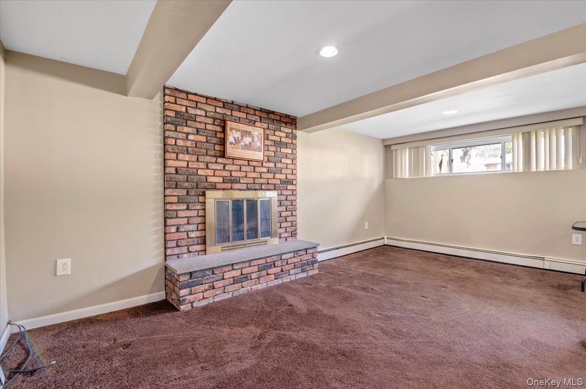 #17 photo, 15 Alma Lane, Plainview , NY 11803