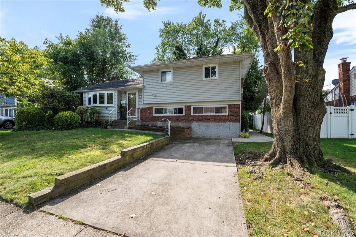 #2 photo, 15 Alma Lane, Plainview , NY 11803