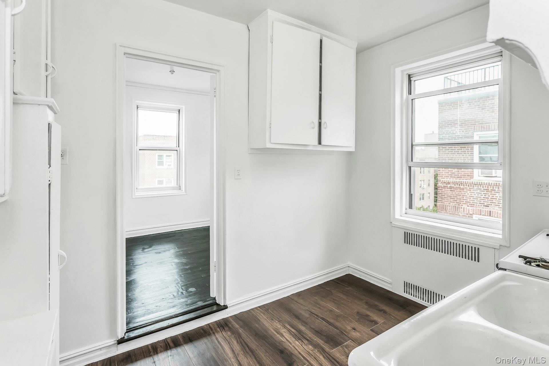 #10 photo, 99-45 67th Road, クイーンズ区 Forest Hills , NY 11375