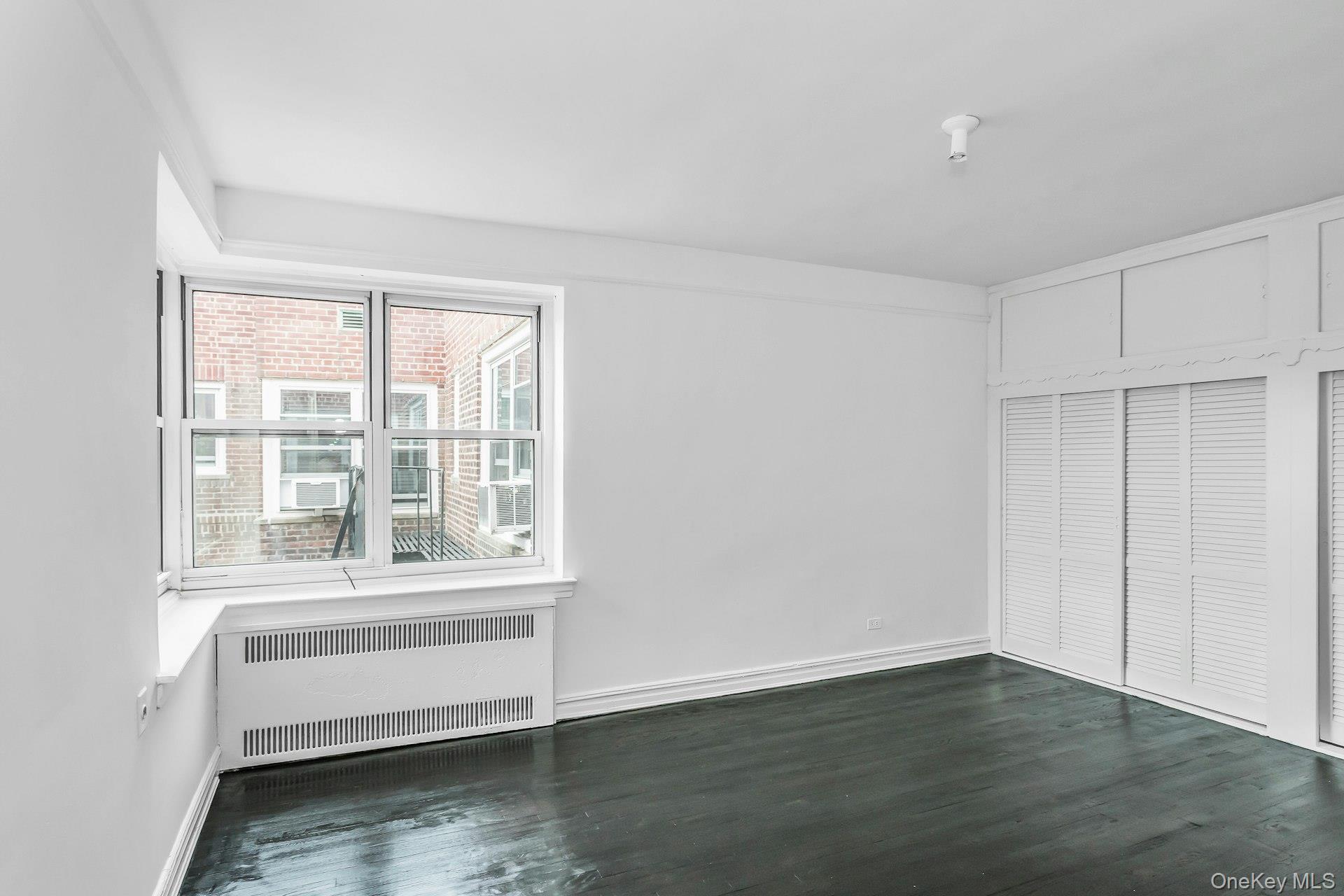 #13 photo, 99-45 67th Road, クイーンズ区 Forest Hills , NY 11375