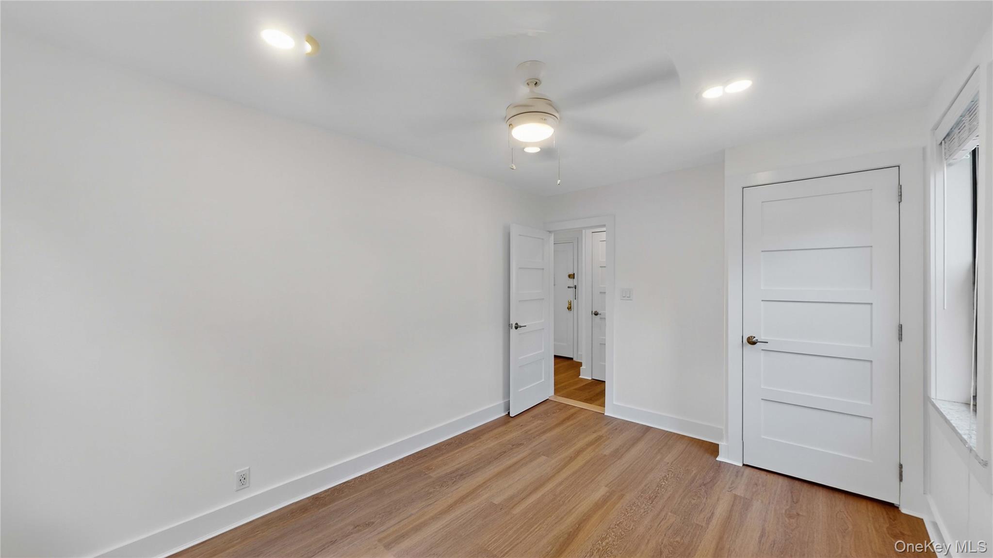 #12 photo, 52-21 39th Road, クイーンズ区 Woodside , NY 11377