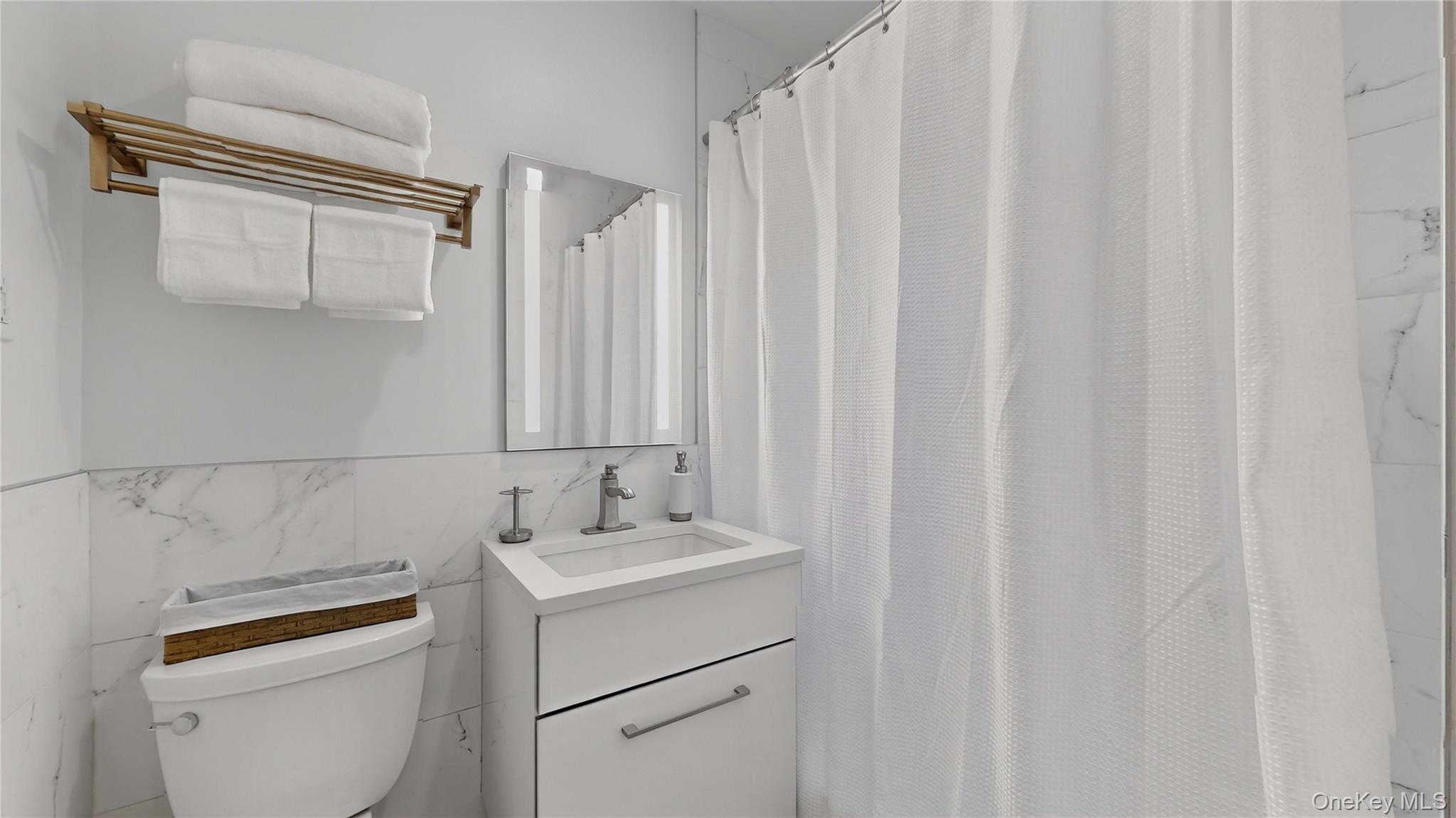 #13 photo, 52-21 39th Road, クイーンズ区 Woodside , NY 11377