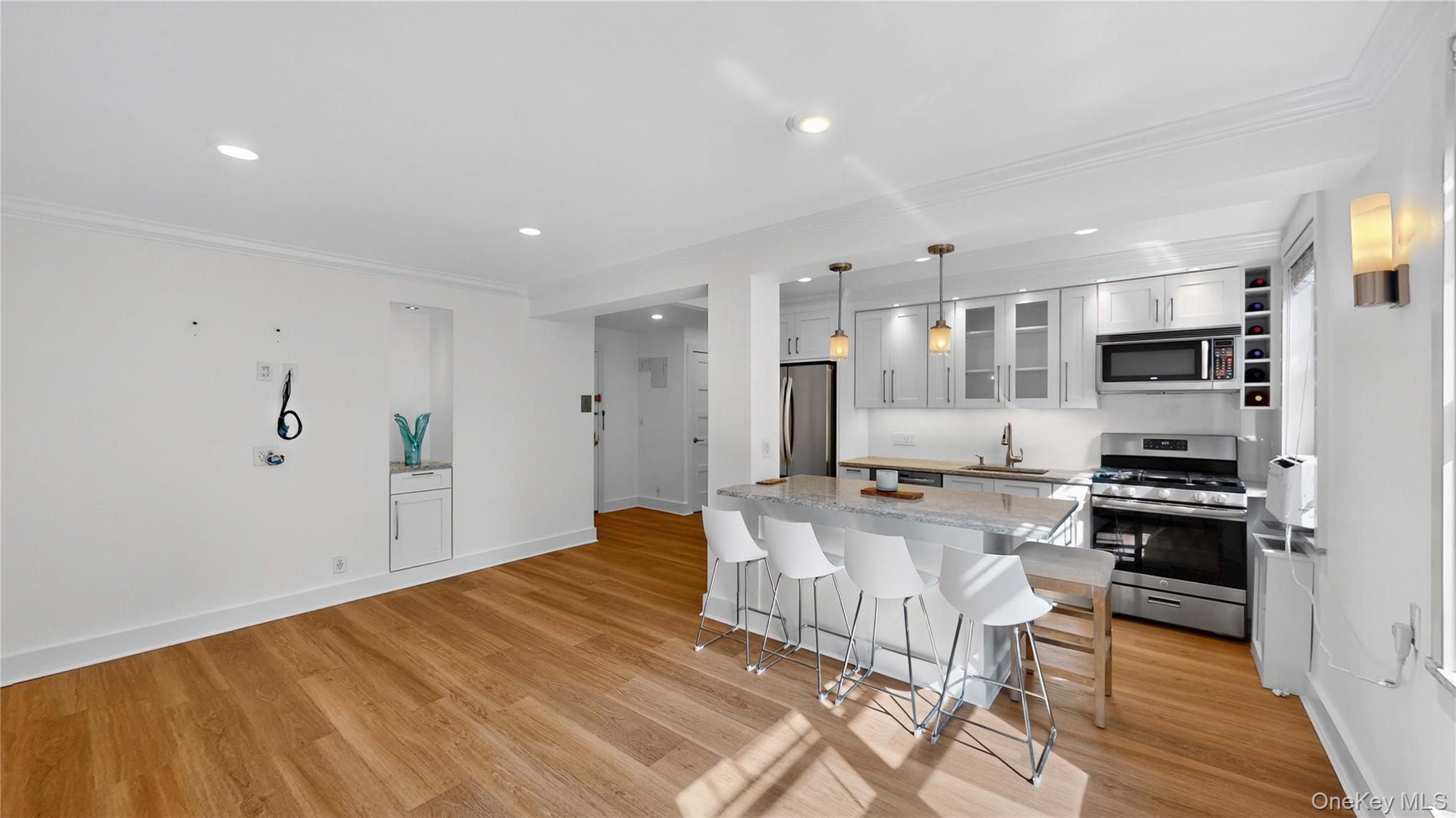 #7 photo, 52-21 39th Road, クイーンズ区 Woodside , NY 11377