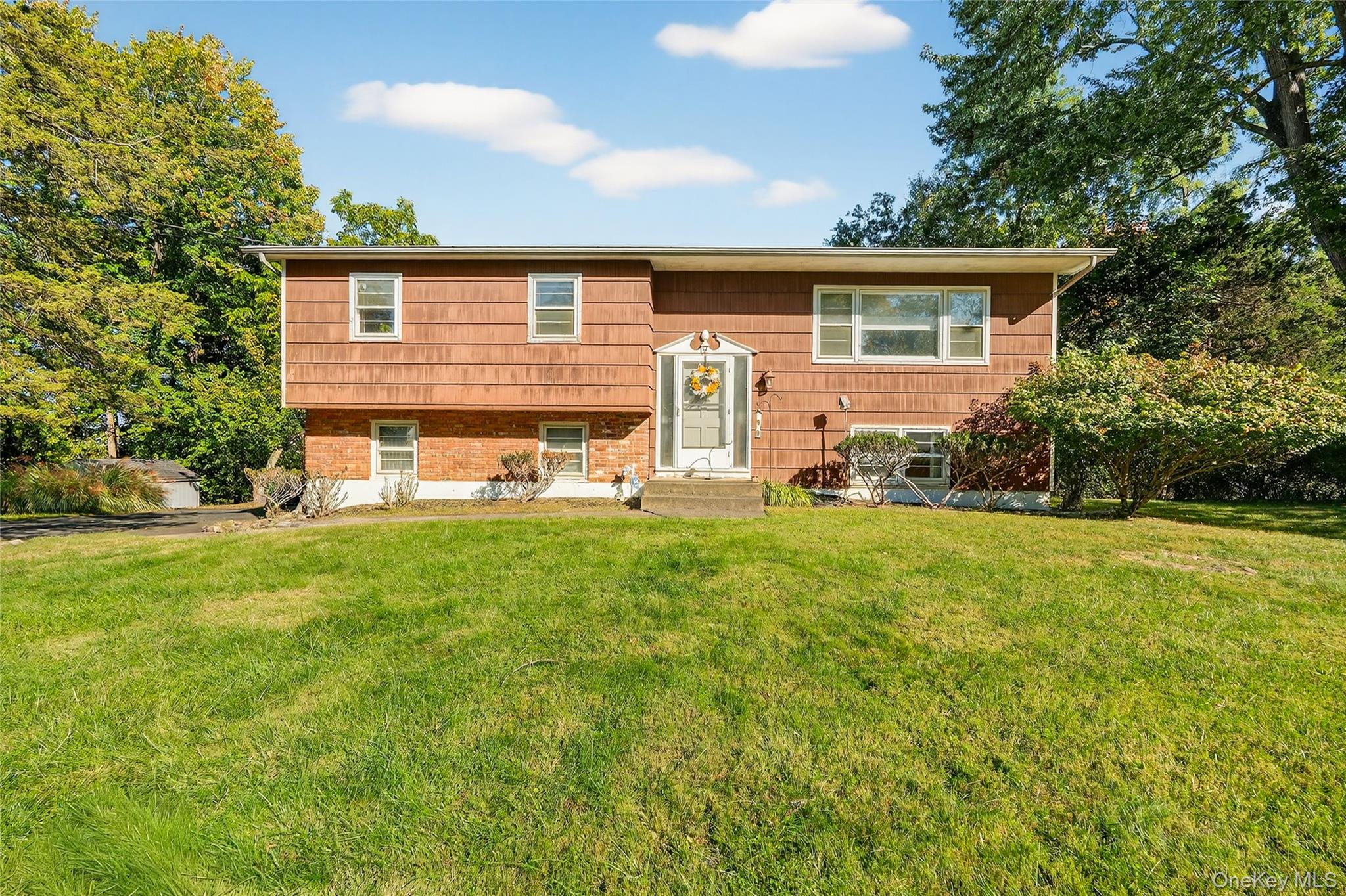 #1 photo, 9 Oakwood Lane, Thiells , NY 10984