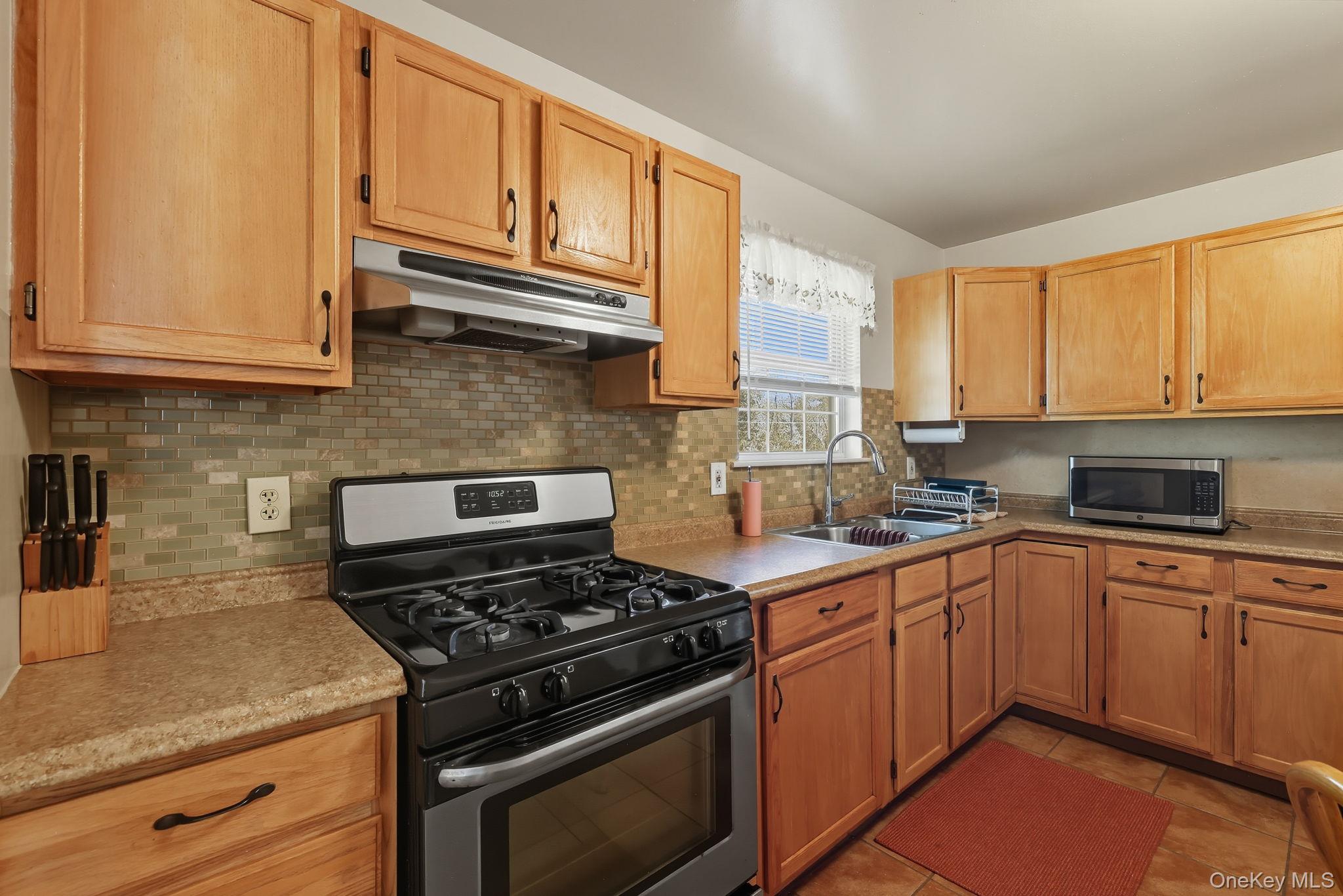 #14 photo, 19 Hawk Lane, Poughkeepsie , NY 12601