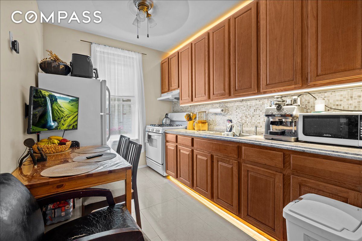 #12 photo, 2622 Ave Y, ブルックリン区 Sheepshead Bay , NY 11235