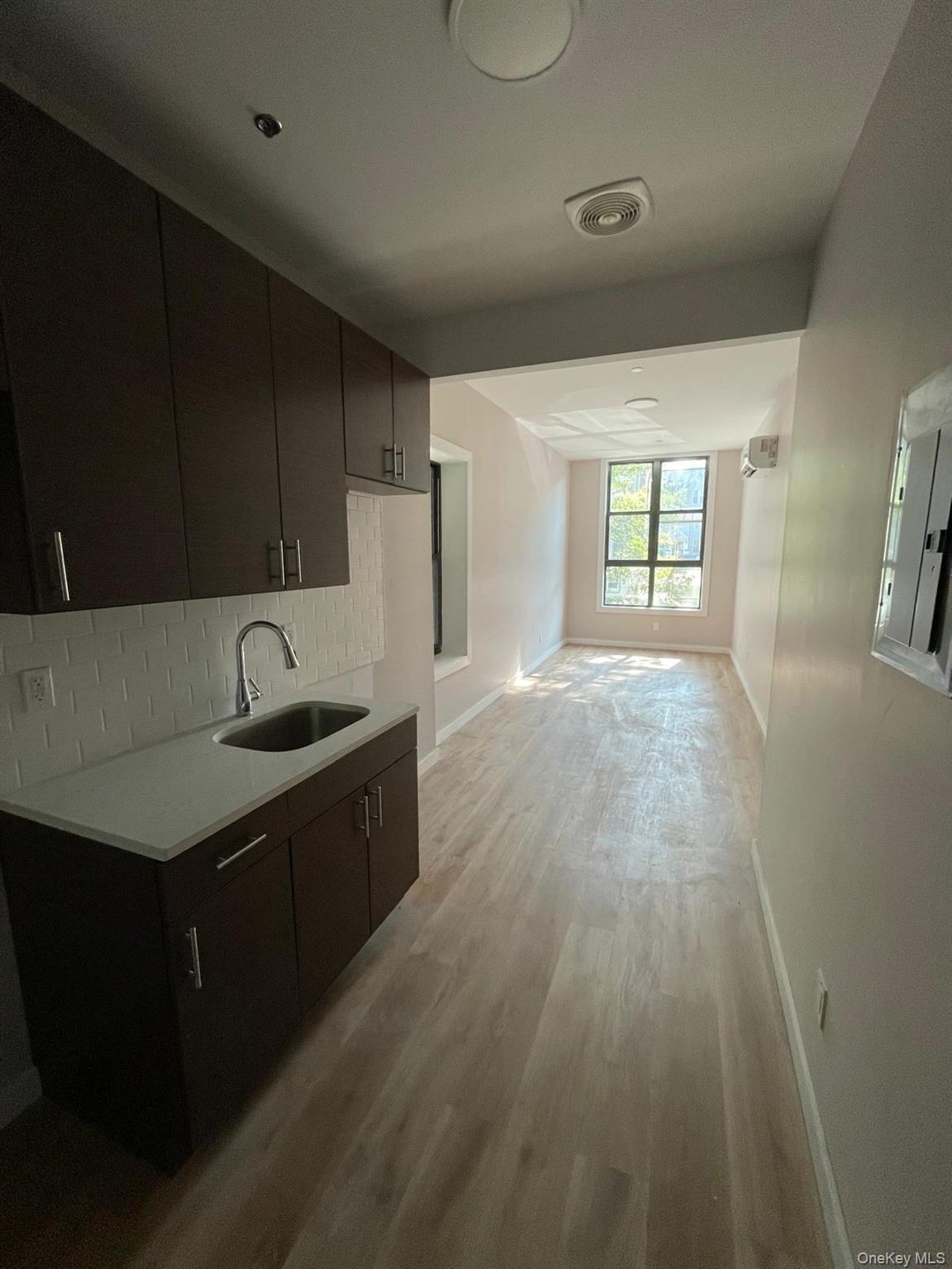 #1 photo, 3612 Bronx Boulevard, ब्रोंक्स Bronx , NY 10467