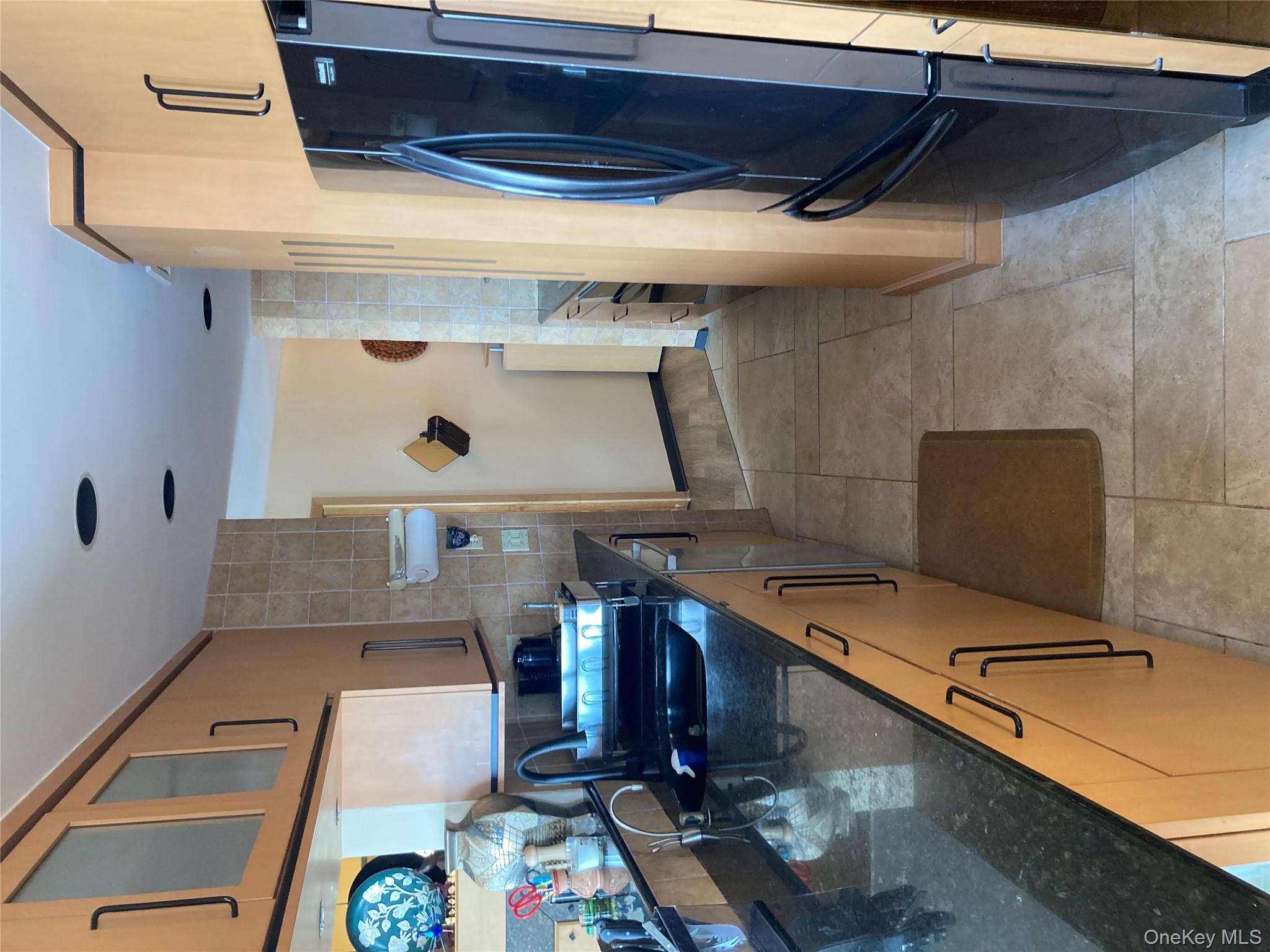 #11 photo, 780 W Broadway, ナッソー郡 Long Beach , NY 11561