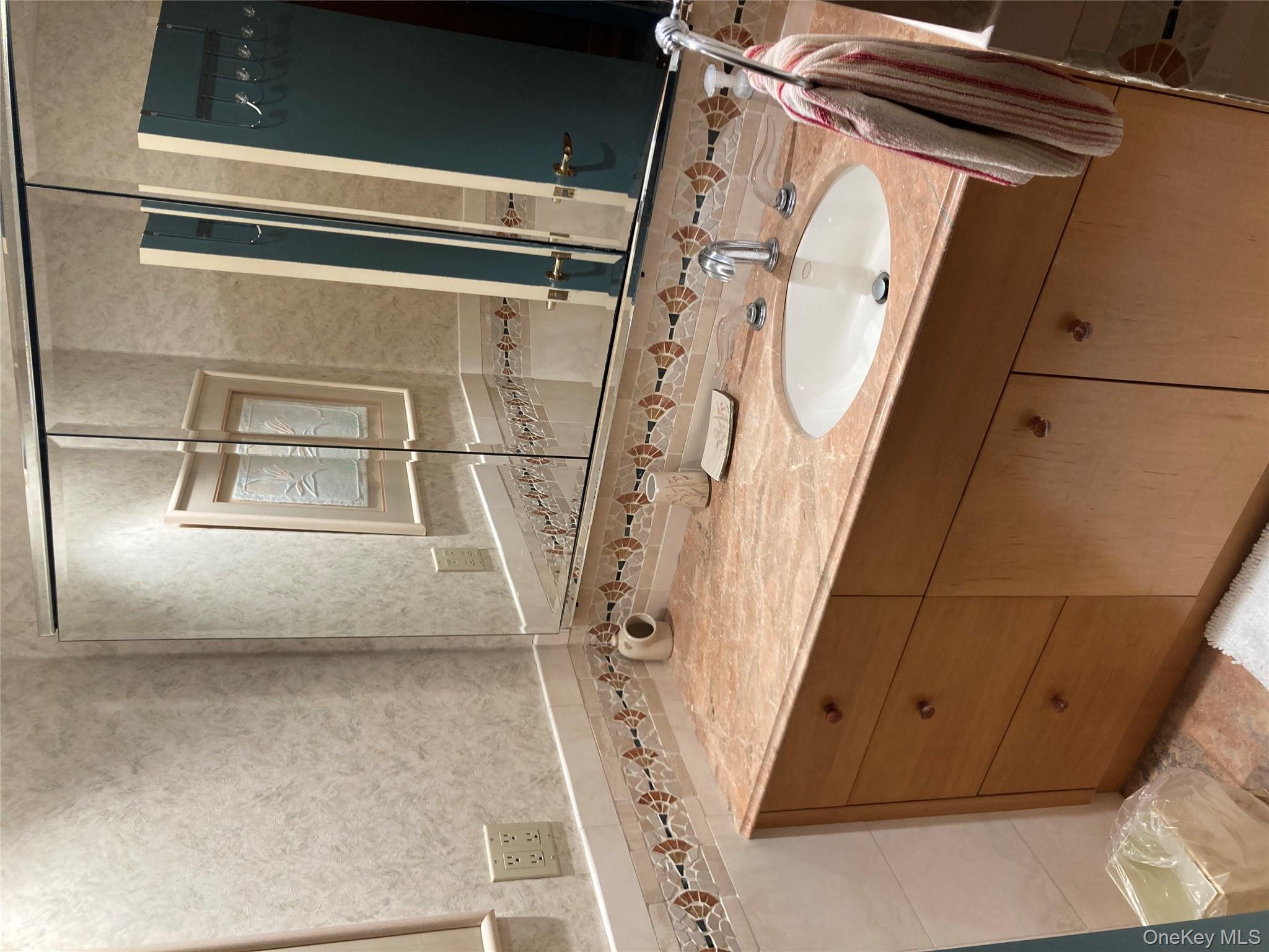 #19 photo, 780 W Broadway, ナッソー郡 Long Beach , NY 11561