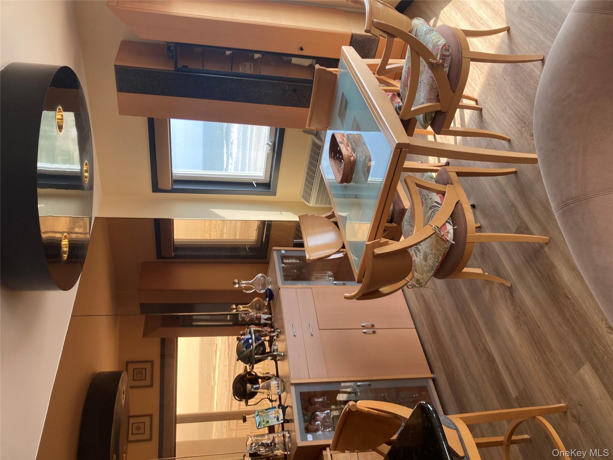 #9 photo, 780 W Broadway, ナッソー郡 Long Beach , NY 11561