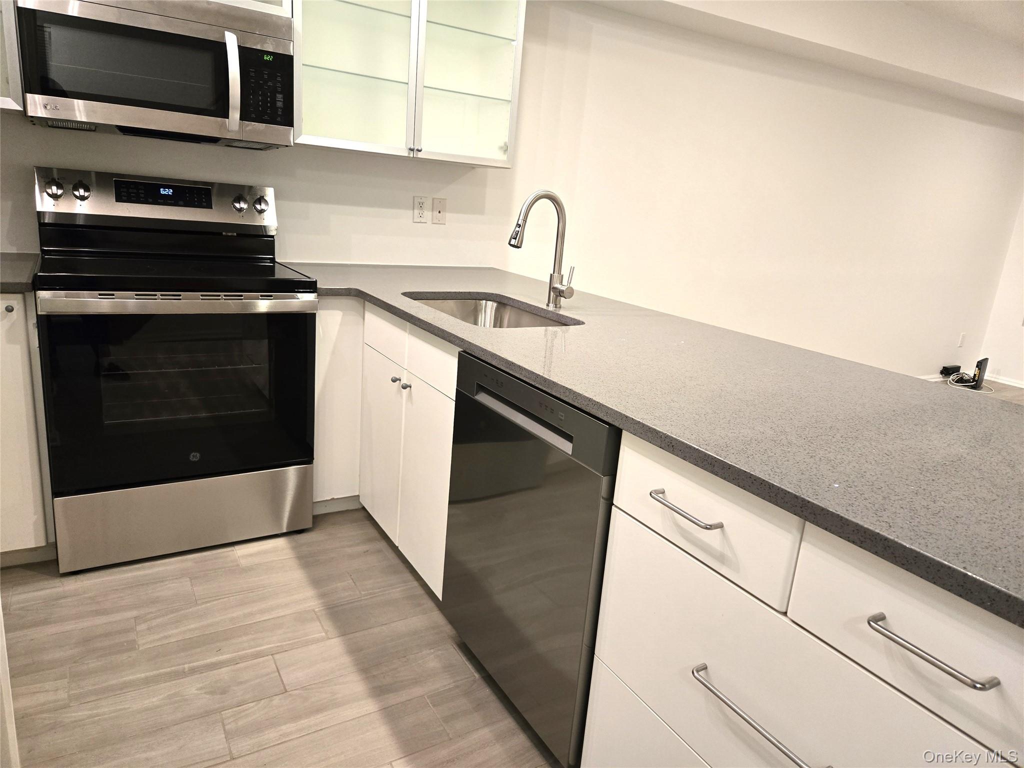 #3 photo, 90 Firwood Road, Port Washington , NY 11050