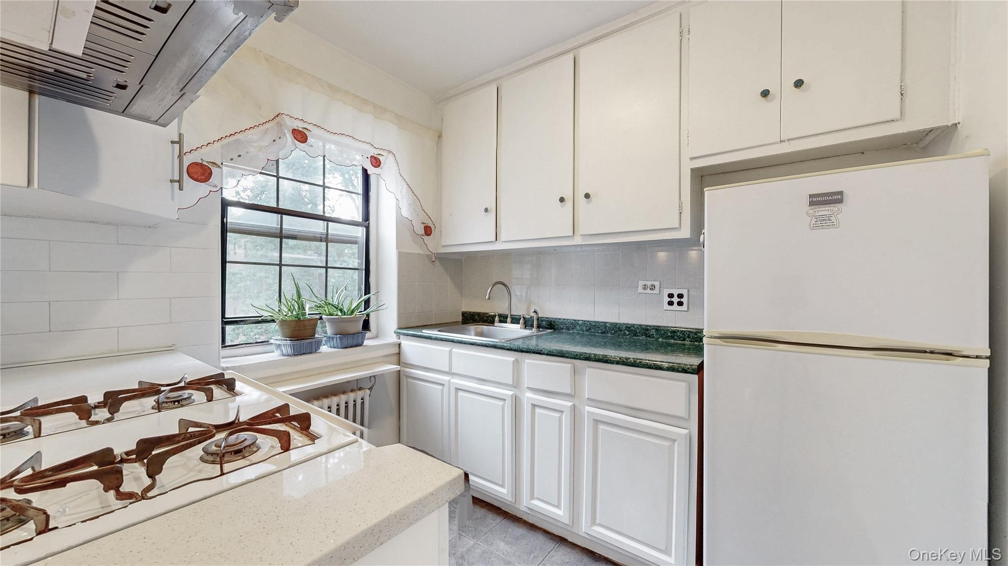 #1 photo, 144-30 78th Road, クイーンズ区 Flushing , NY 11367