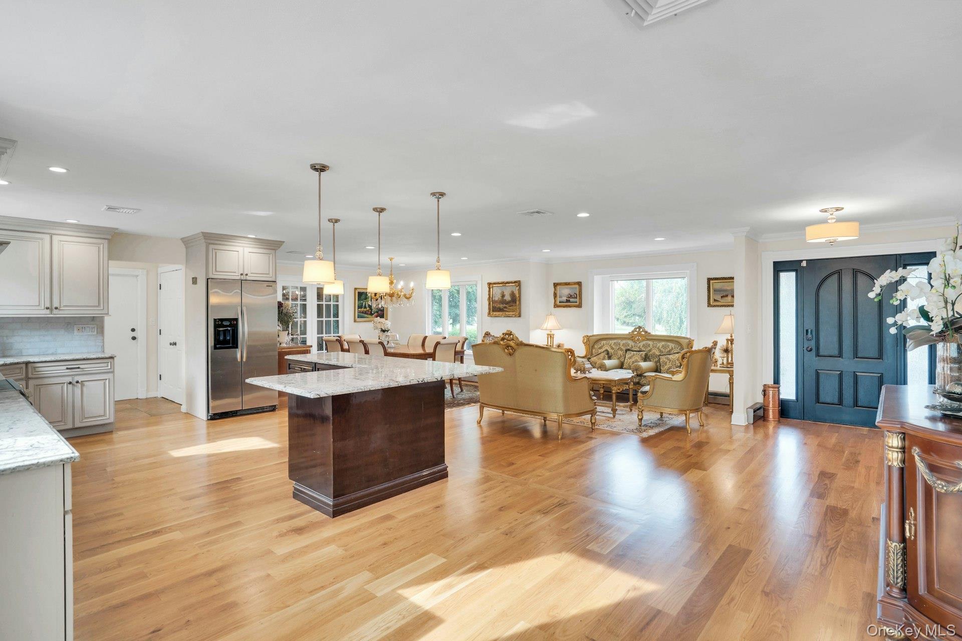 #14 photo, 1 Regency Lane, Dix Hills , NY 11746