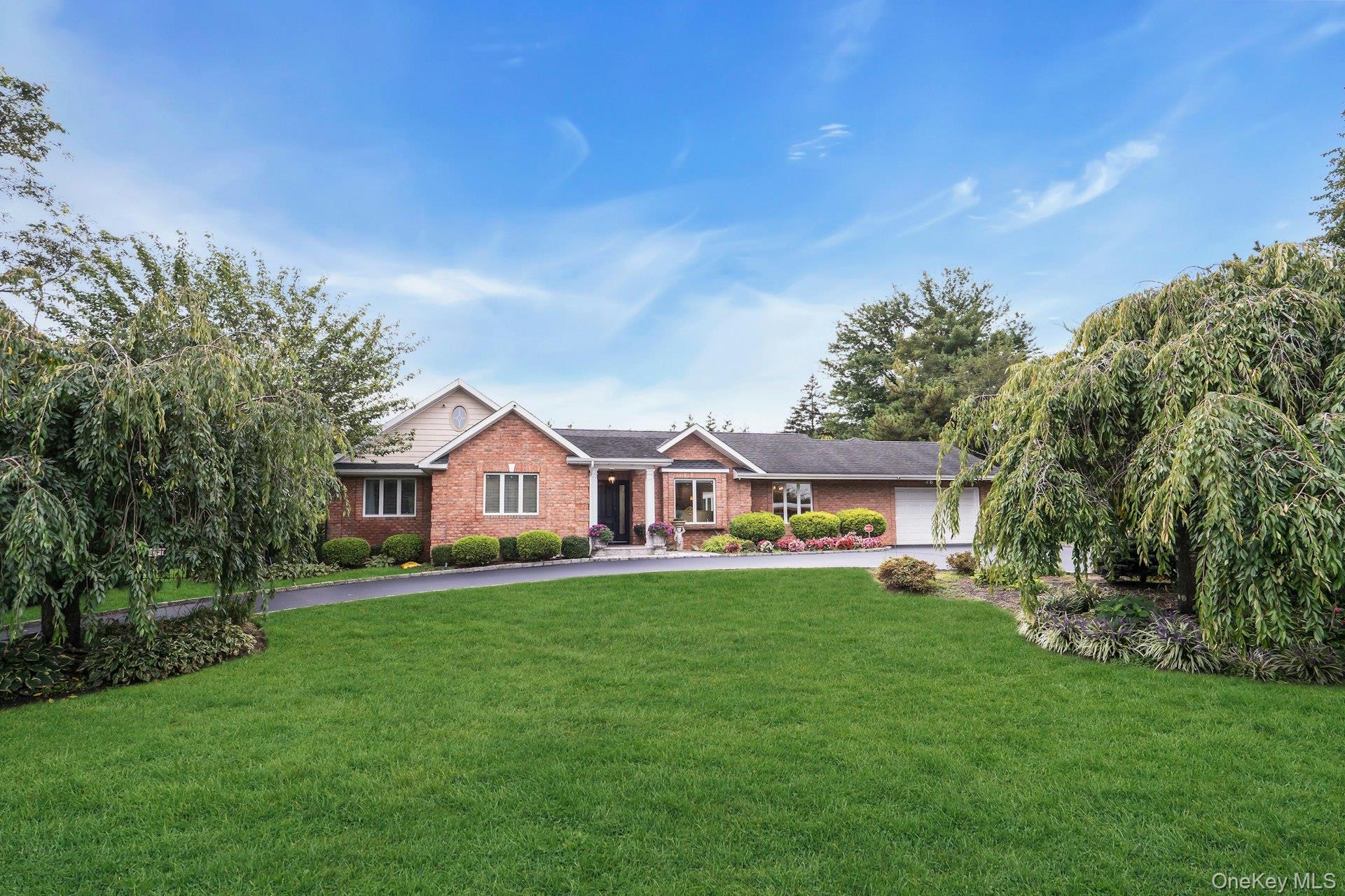 #3 photo, 1 Regency Lane, Dix Hills , NY 11746