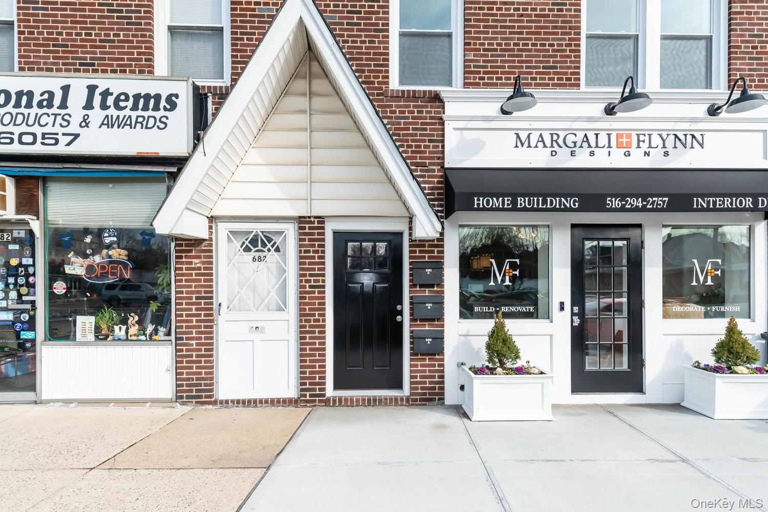 #1 photo, 680 Willis Avenue, नासाउ काउंटी Williston Park , NY 11596