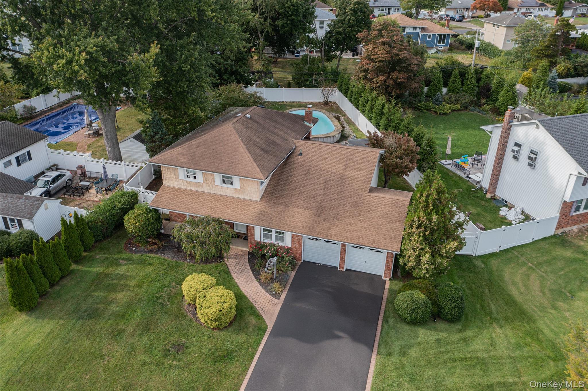 #1 photo, 21 E Hill Drive, سوفولك Smithtown , NY 11787