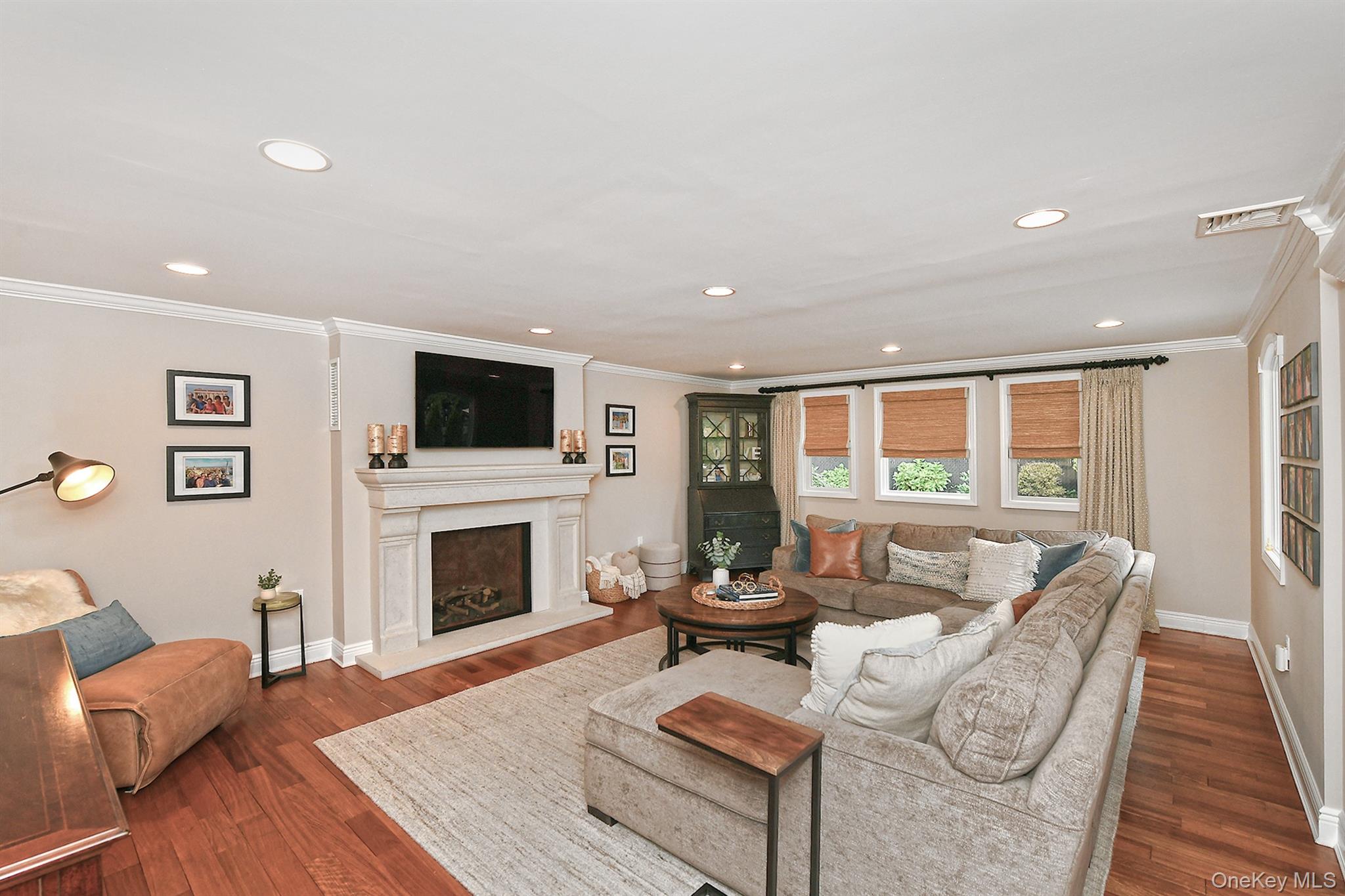 #11 photo, 12 Pine Hollow Lane, Greenlawn , NY 11740