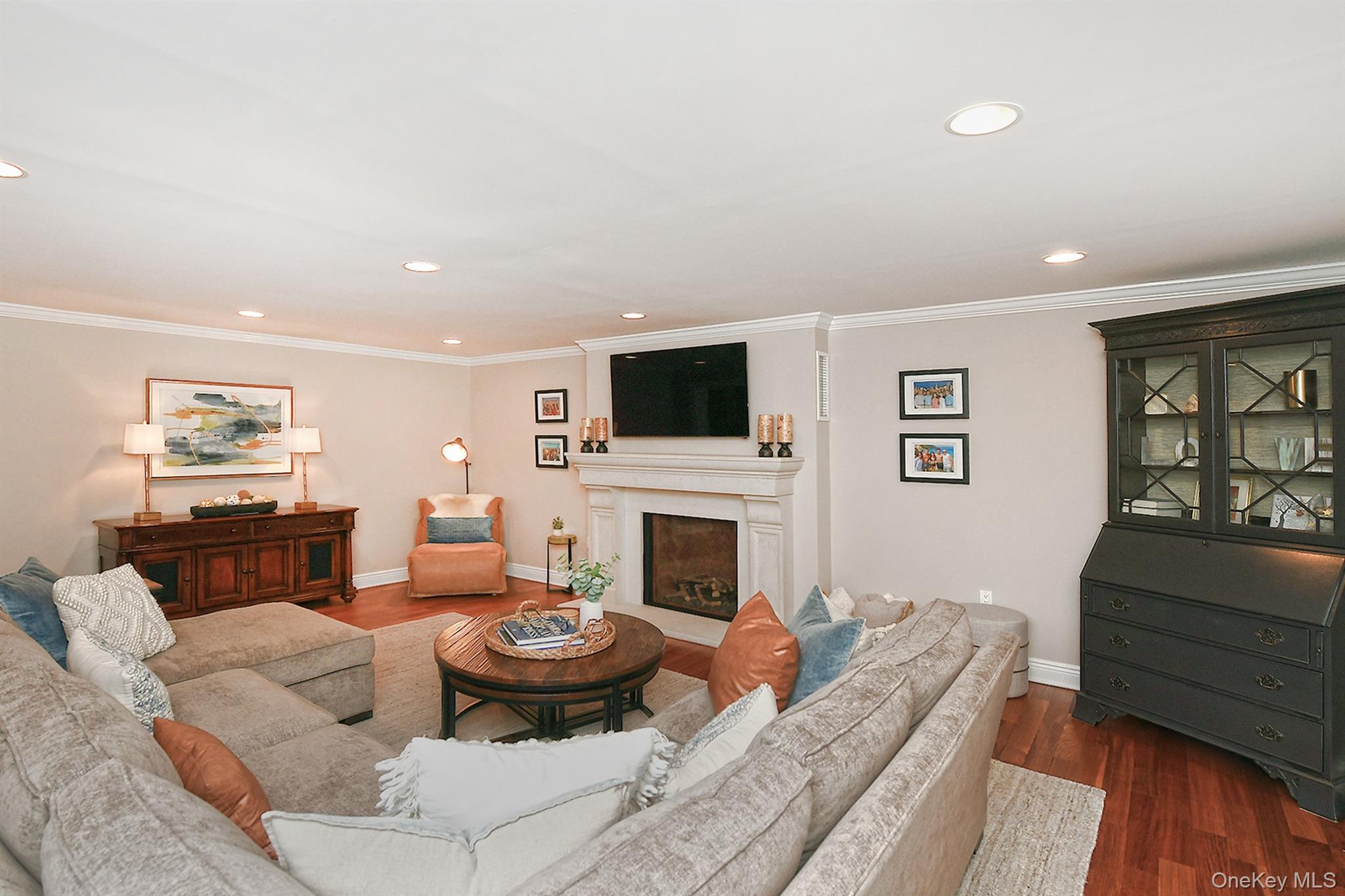 #13 photo, 12 Pine Hollow Lane, Greenlawn , NY 11740