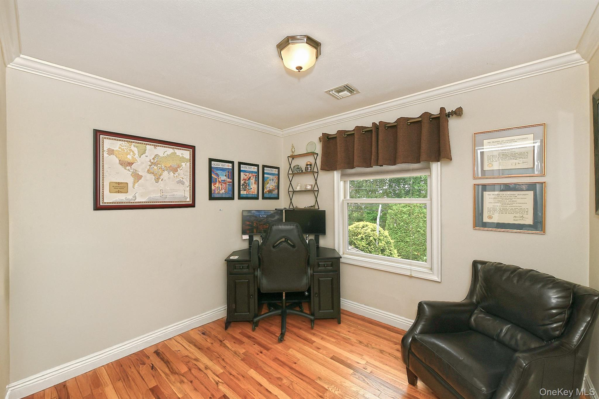 #19 photo, 12 Pine Hollow Lane, Greenlawn , NY 11740